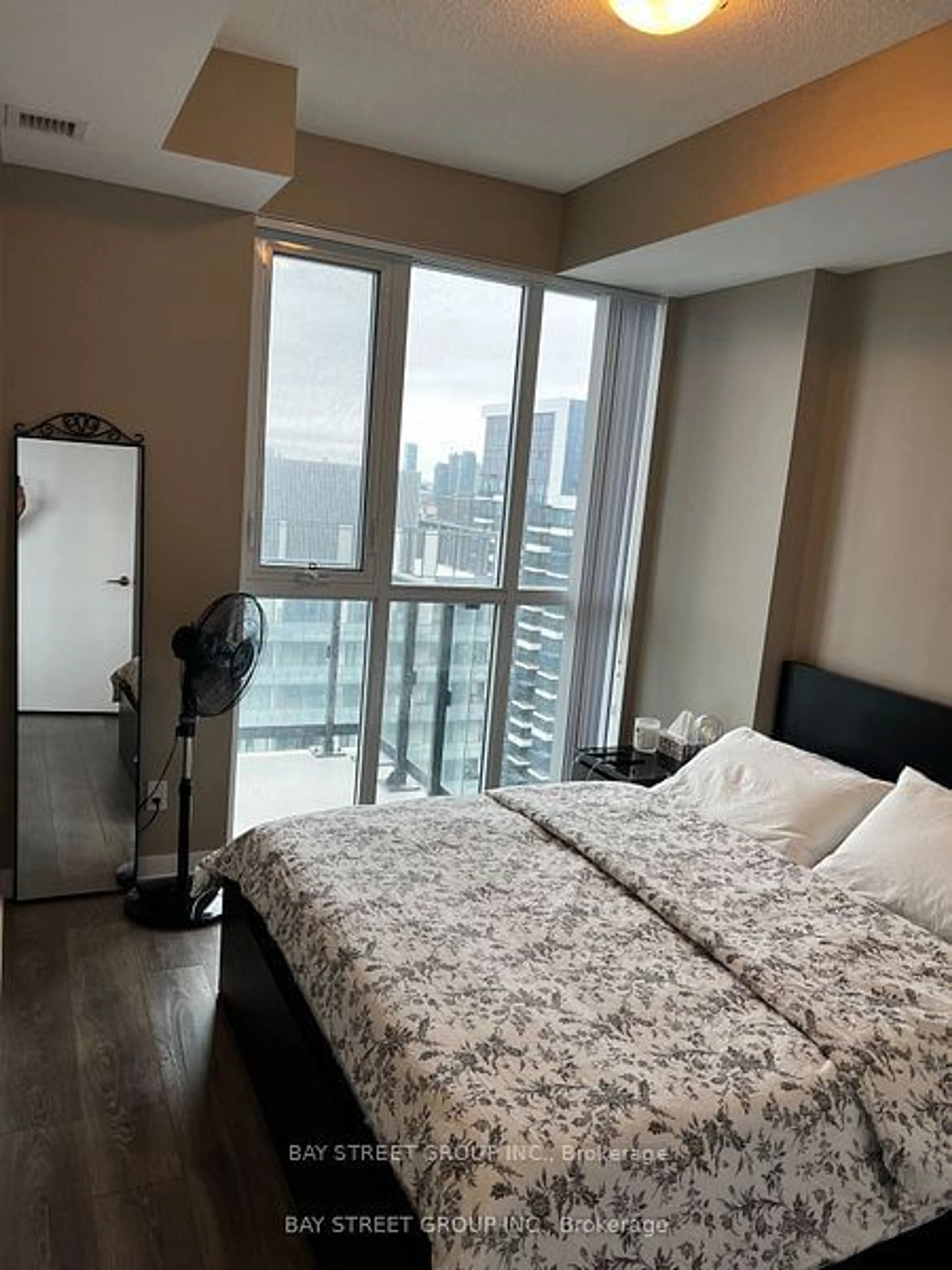 A pic of a room for 87 Peter St #4506, Toronto Ontario M5V 0P1