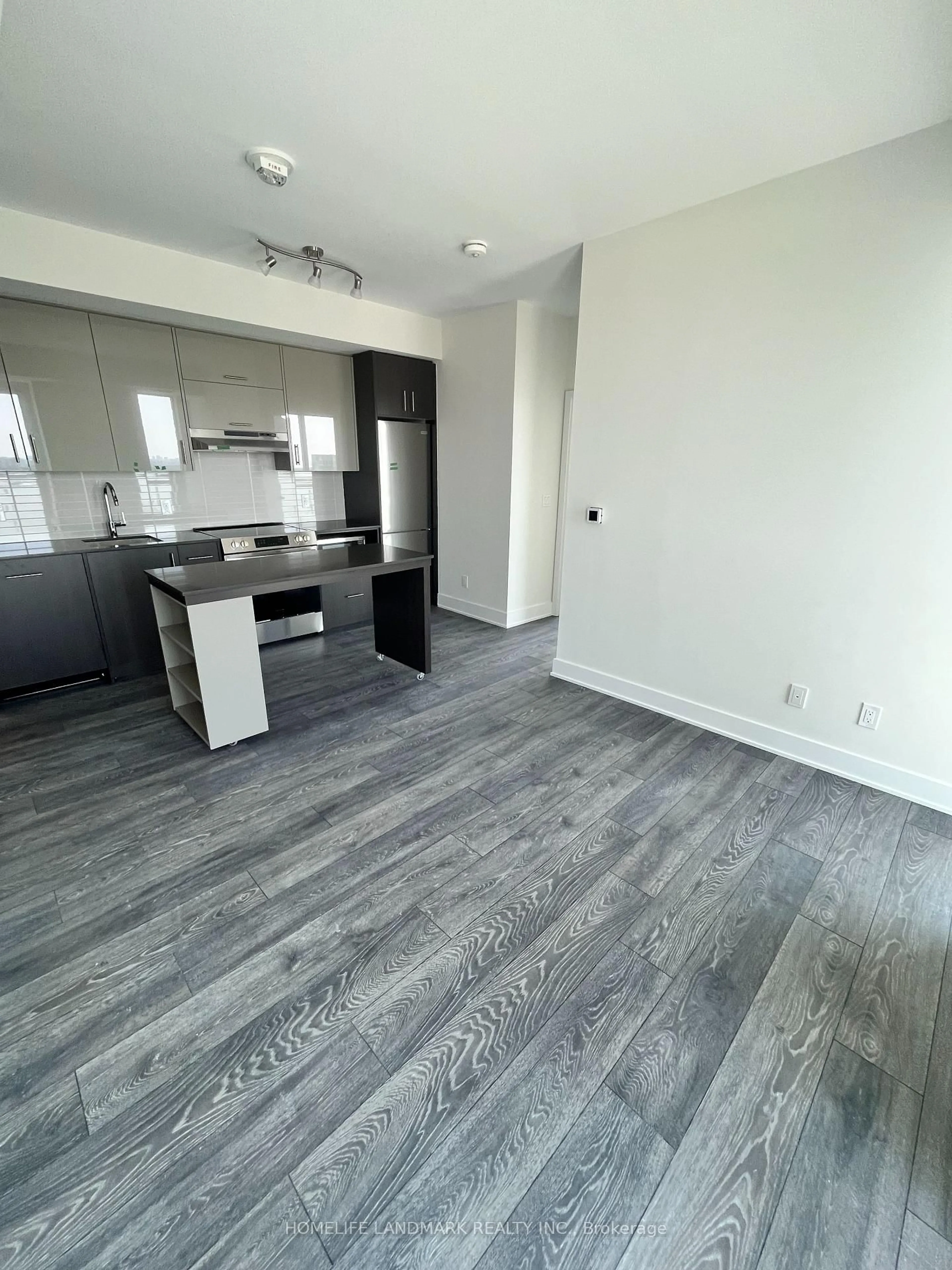 A pic of a room for 188 Fairview Mall Dr #2805, Toronto Ontario M2J 0H7