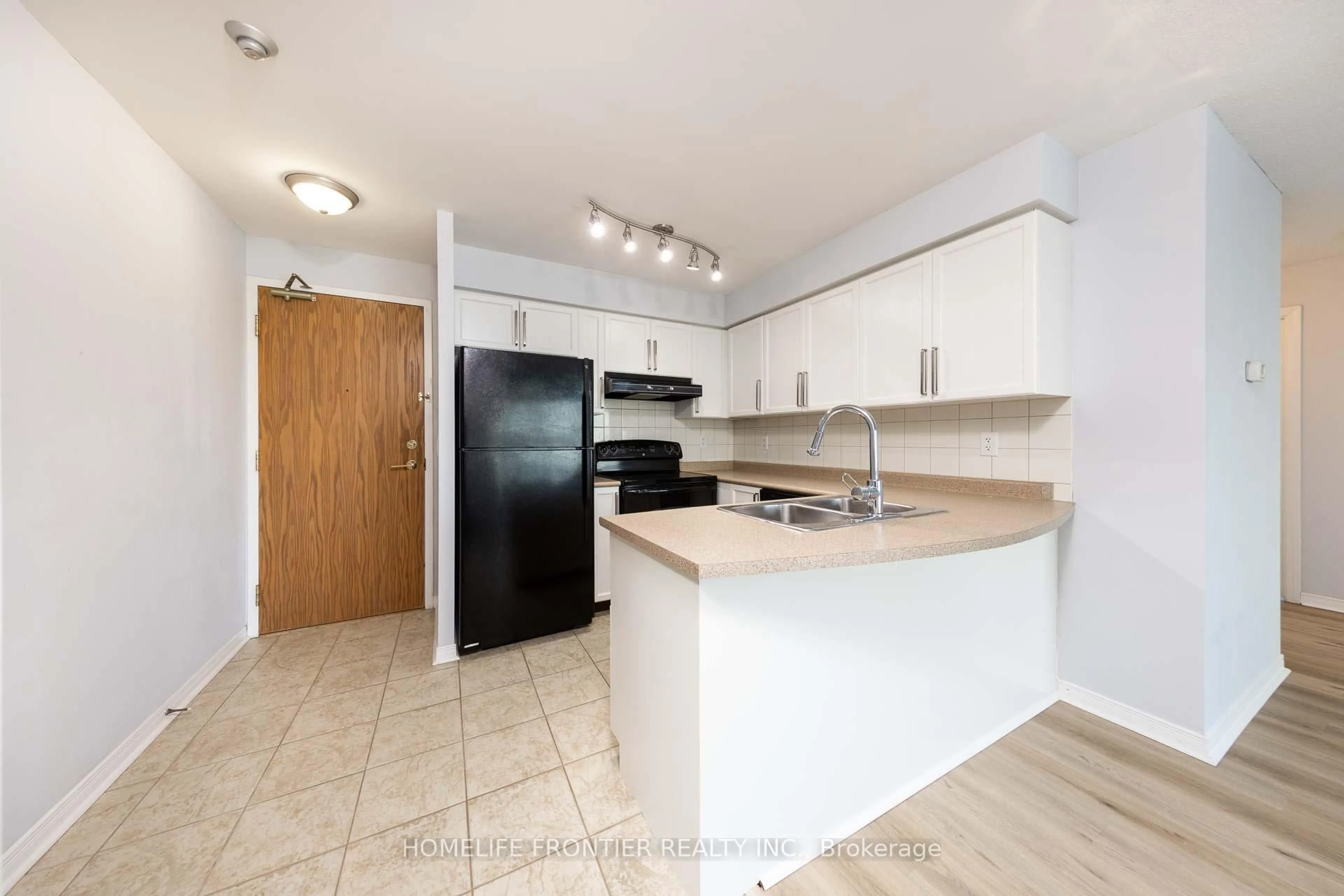 Standard kitchen, unknown for 5508 Yonge St #808, Toronto Ontario M2N 7L2