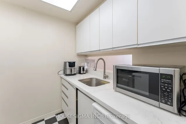 Additional property image - 7 Bishop Ave Unit 815