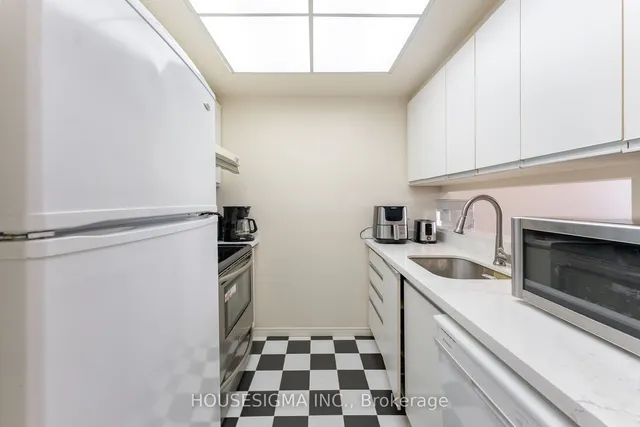 Additional property image - 7 Bishop Ave Unit 815