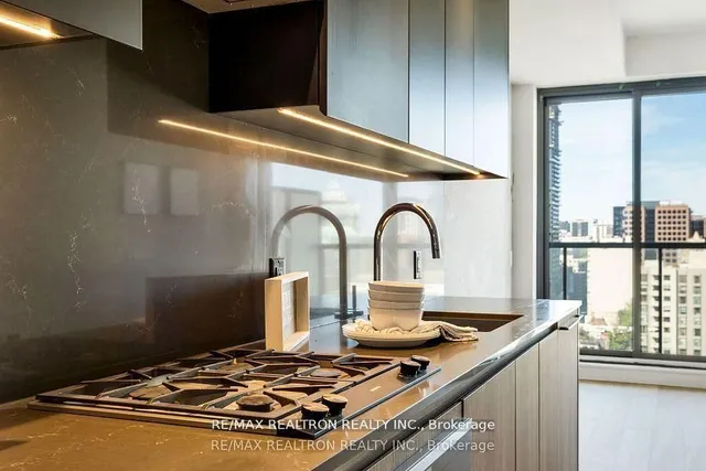 Additional property image - 81 Wellesley St Unit 1806