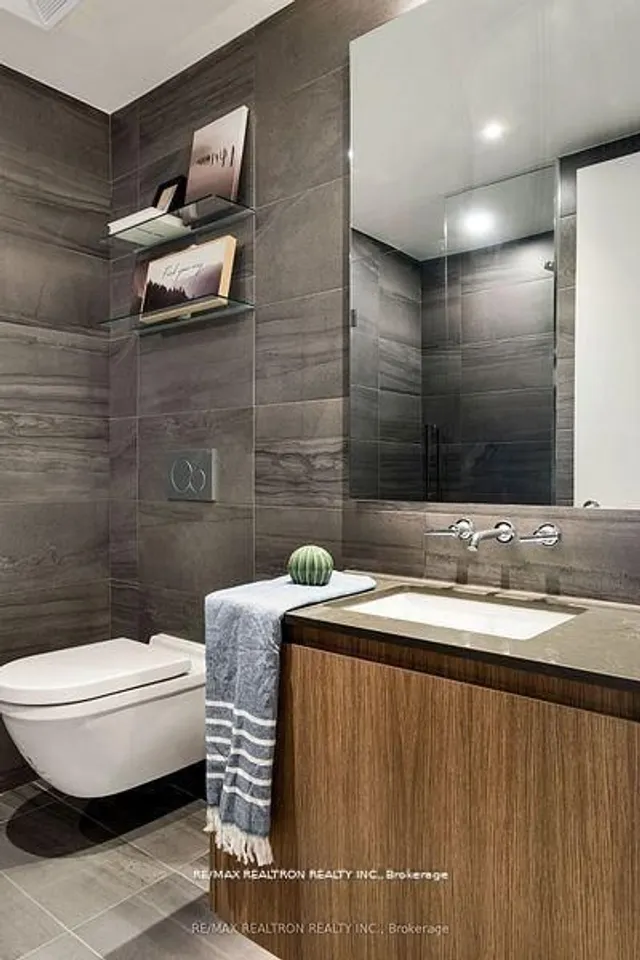Additional property image - 81 Wellesley St Unit 1806