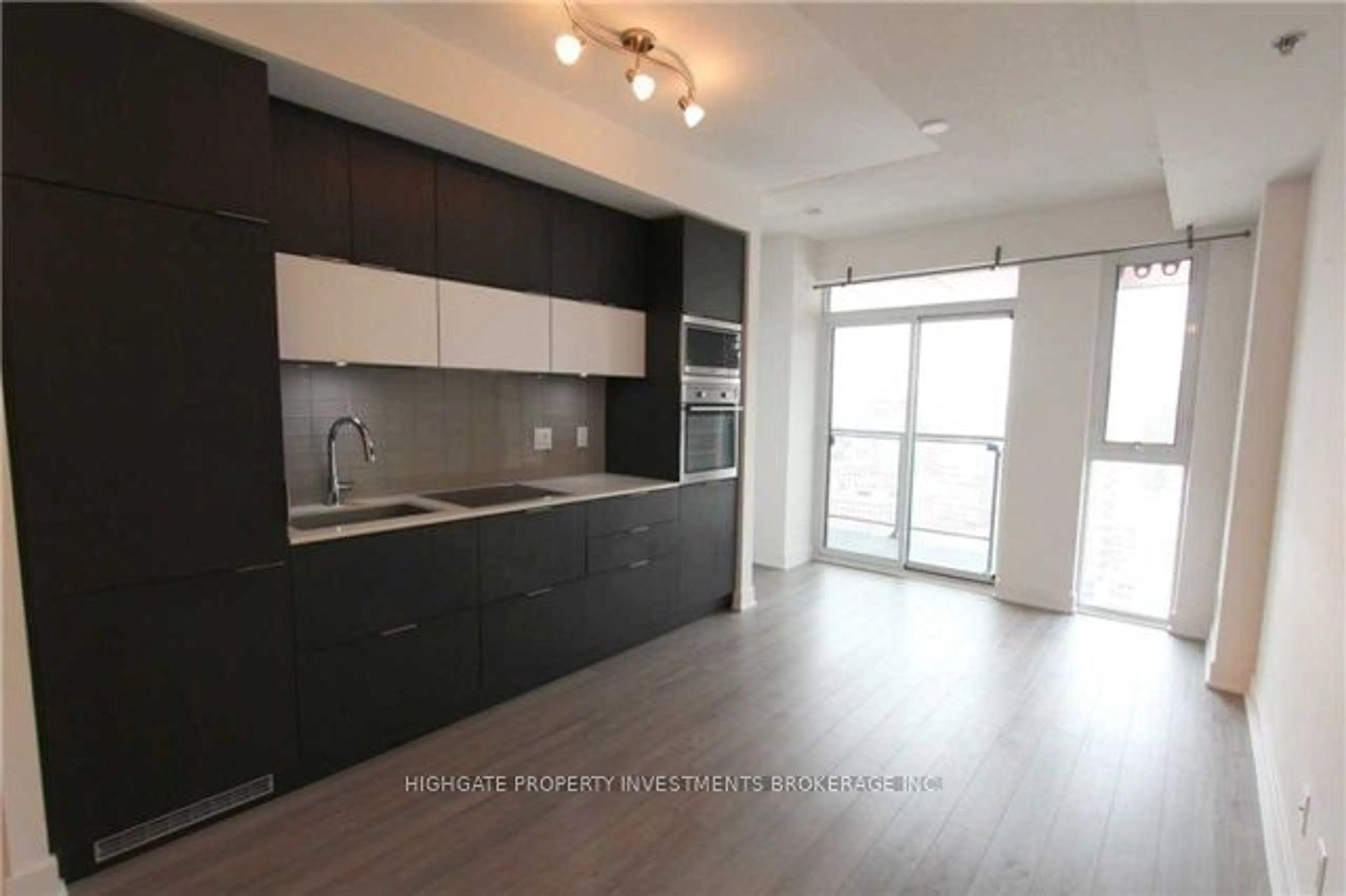 Open concept kitchen, unknown for 318 Richmond St #3304, Toronto Ontario M5V 0B4