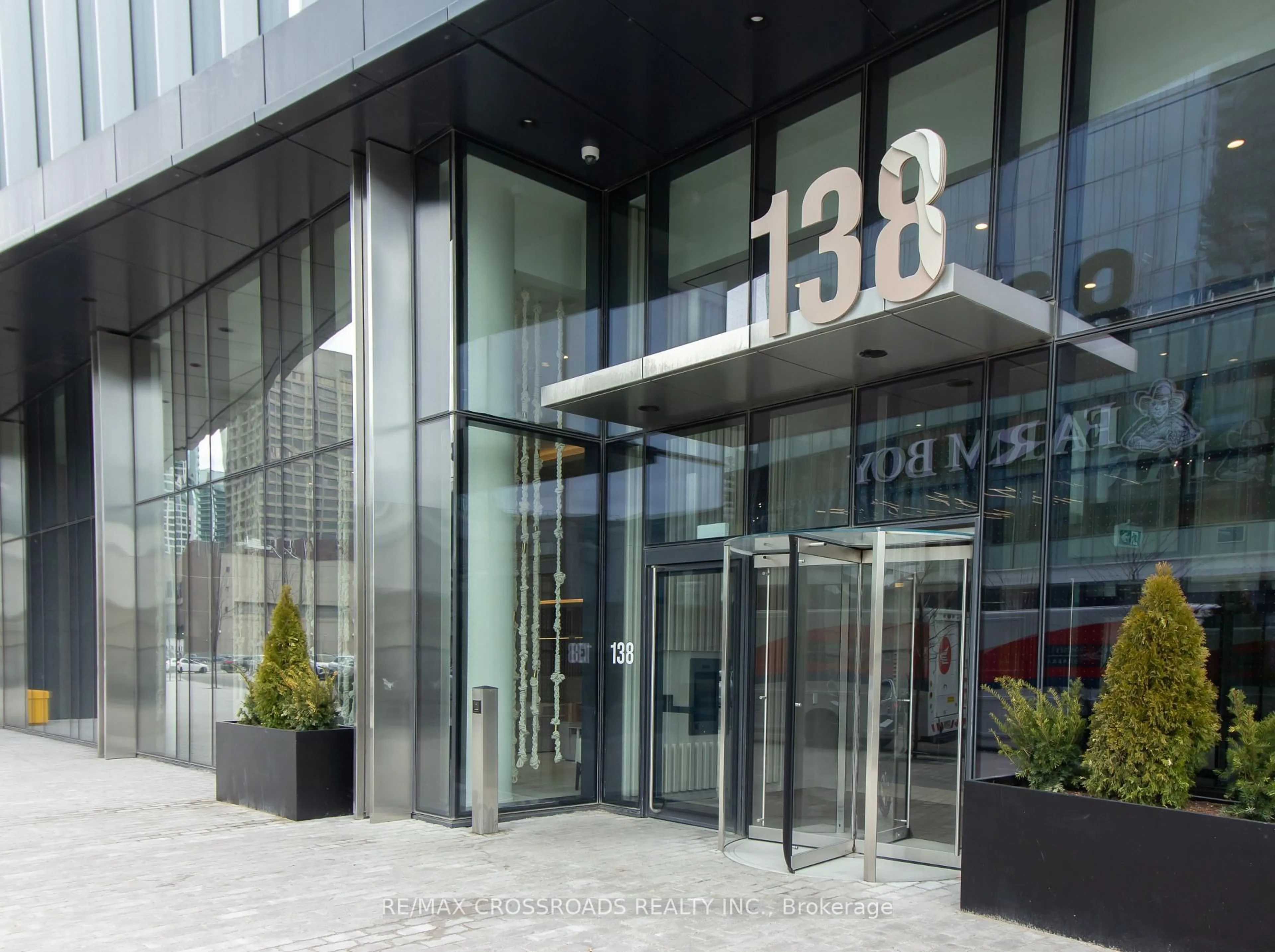 Indoor foyer for 138 Downes St #7206, Toronto Ontario M5E 0E4