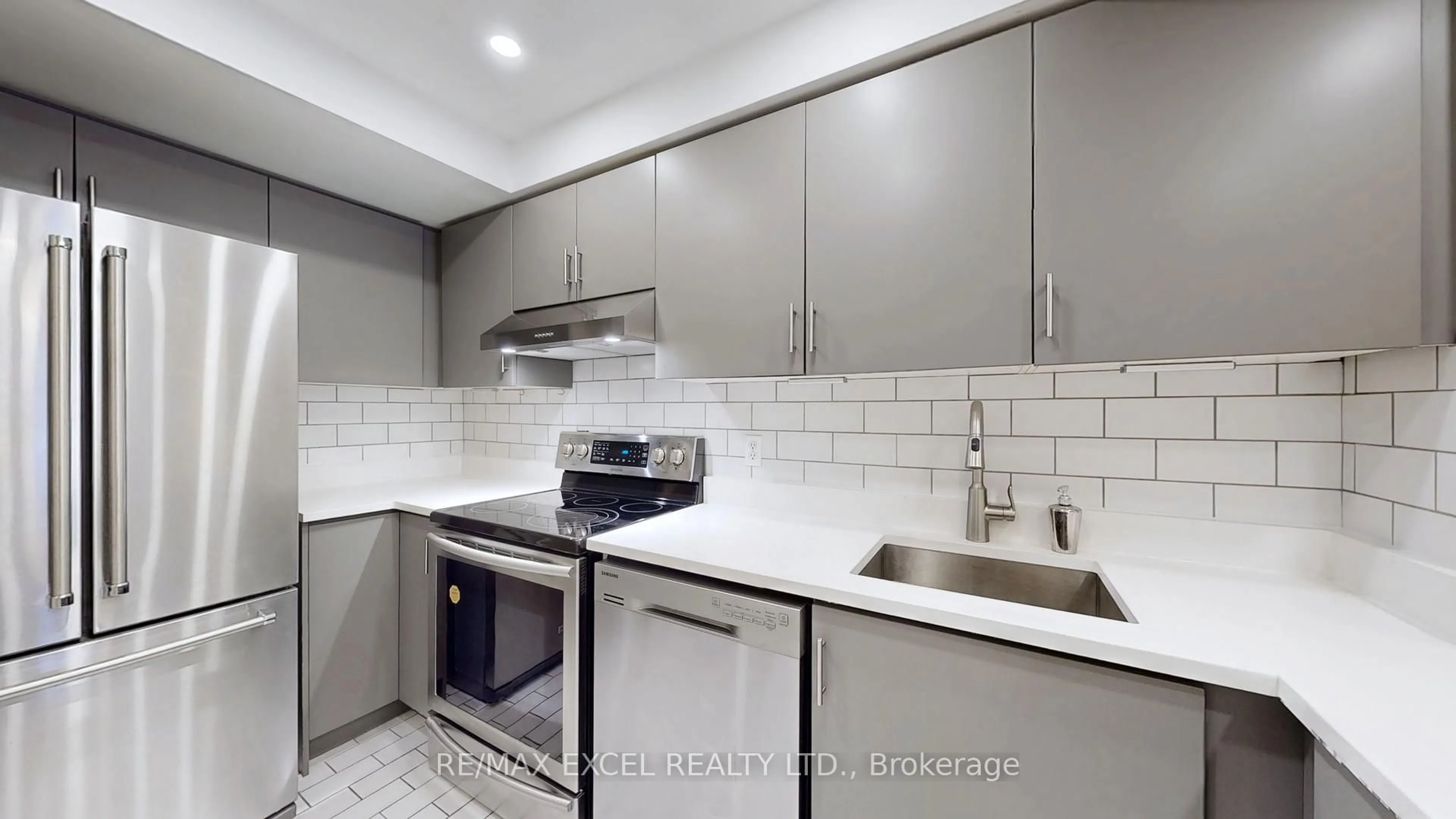 Standard kitchen, ceramic/tile floor for 1210 Don Mills Rd #111, Toronto Ontario M3B 3N9