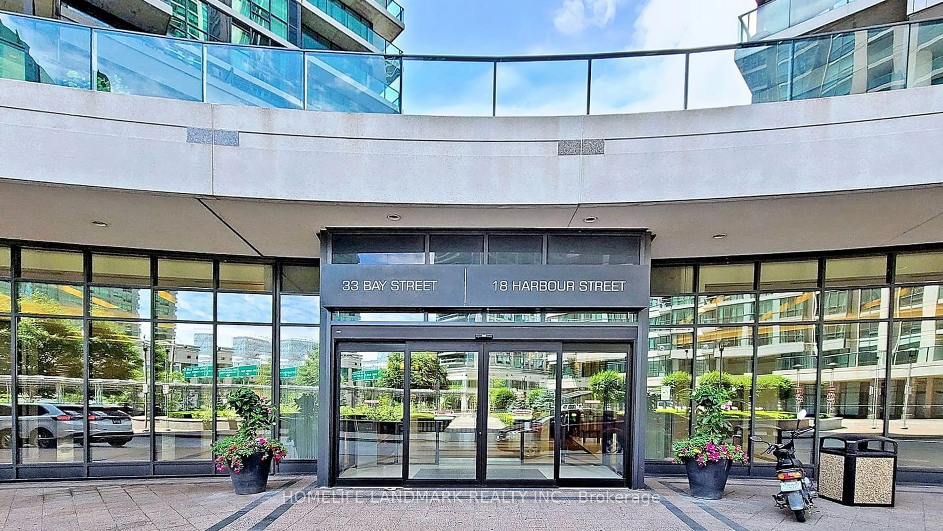 Indoor foyer for 33 Bay St #4304, Toronto Ontario M5J 2Z3