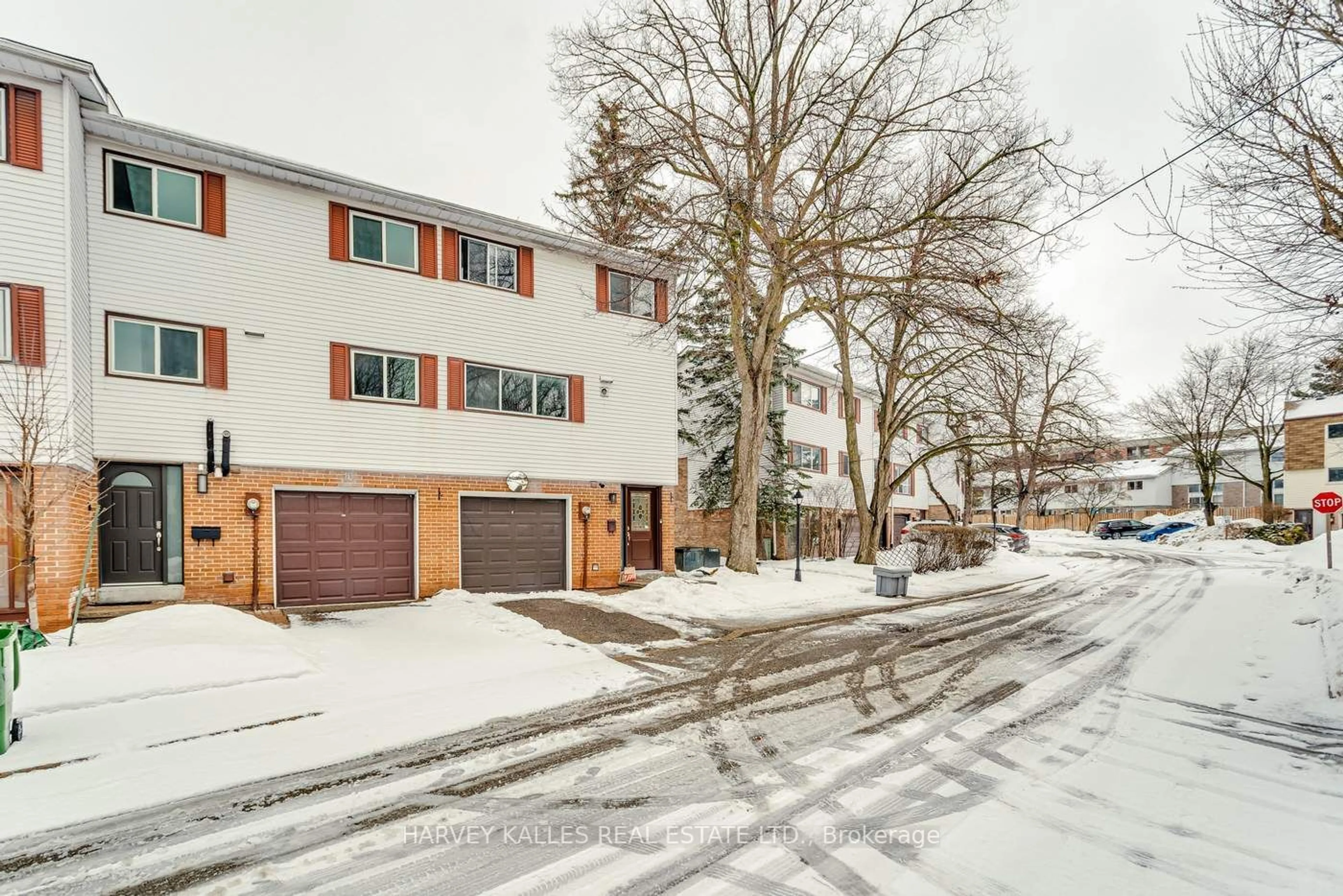 A pic from outside/outdoor area/front of a property/back of a property/a pic from drone, street for 10 Carol Wrenway, Toronto Ontario M2H 2Y6