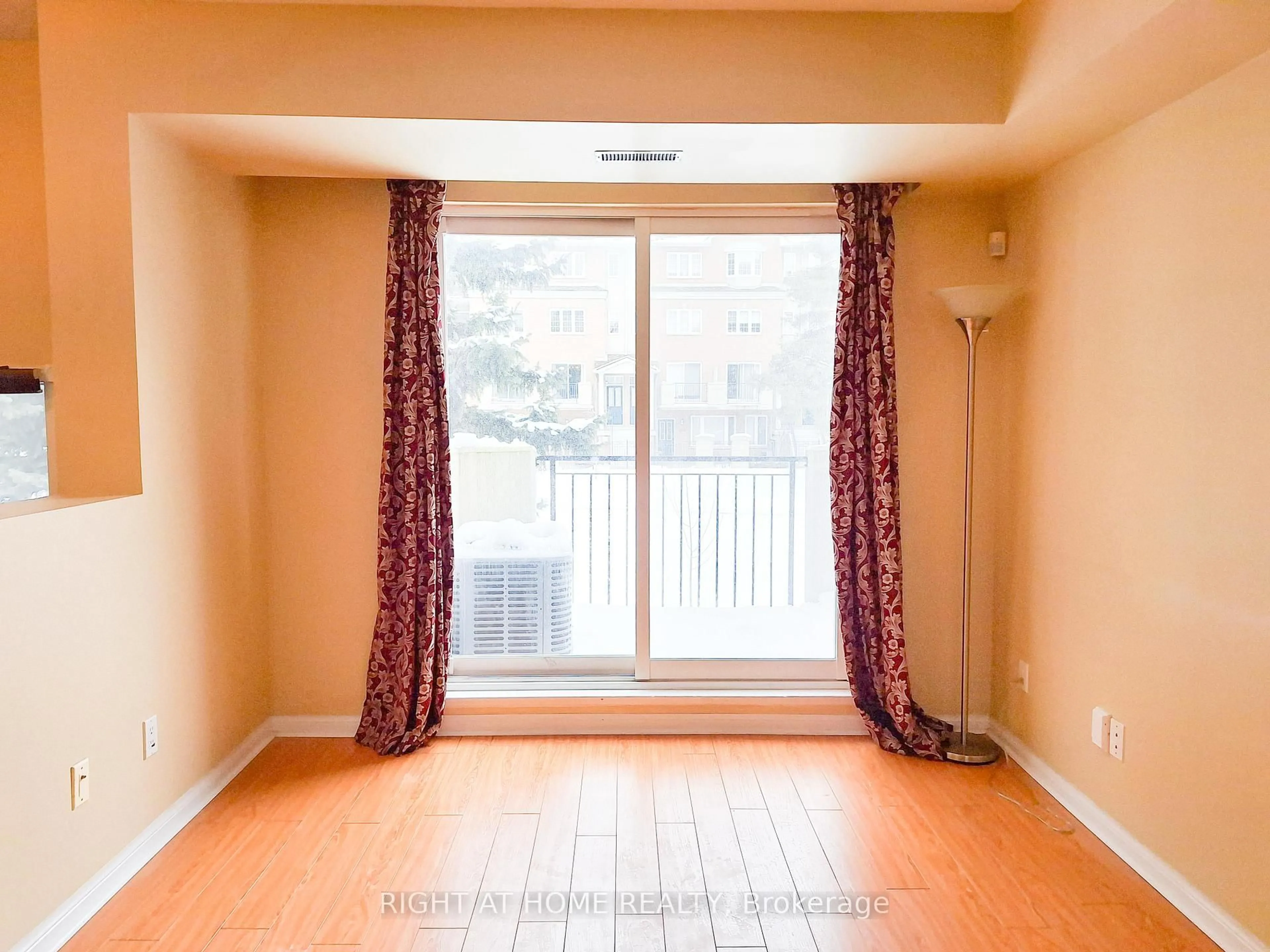 A pic of a room for 821 Grandview Way, Toronto Ontario M2N 6V5