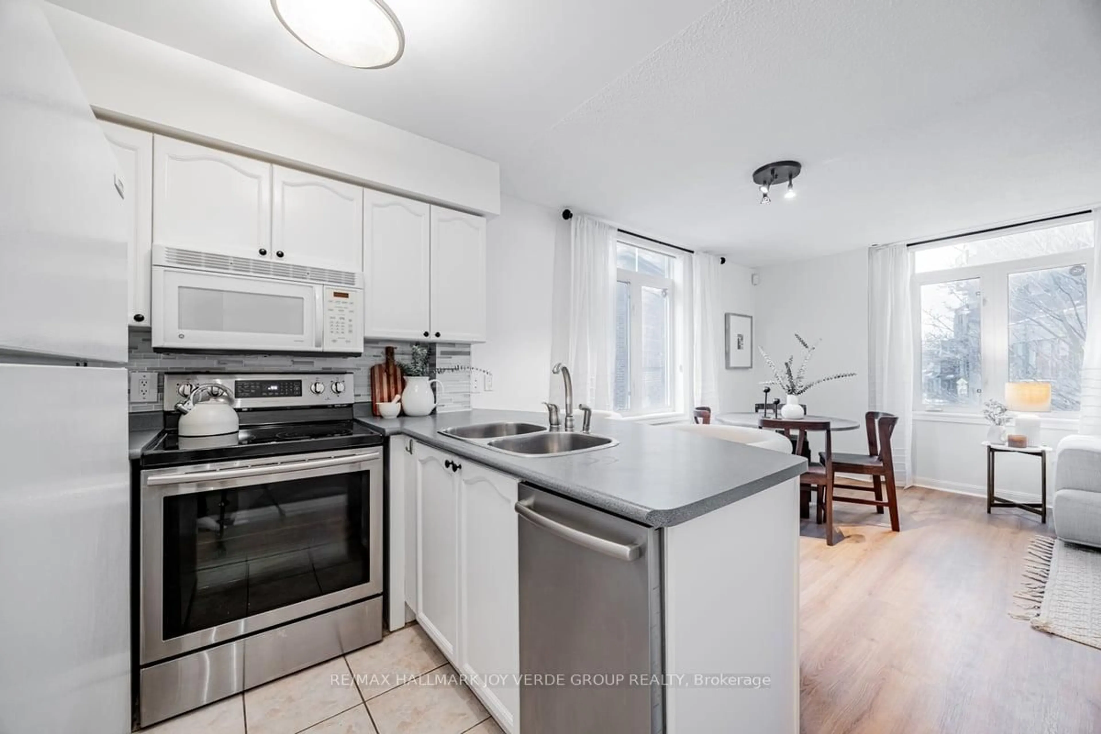 Open concept kitchen, unknown for 47 Sudbury St #4707, Toronto Ontario M6J 3W6