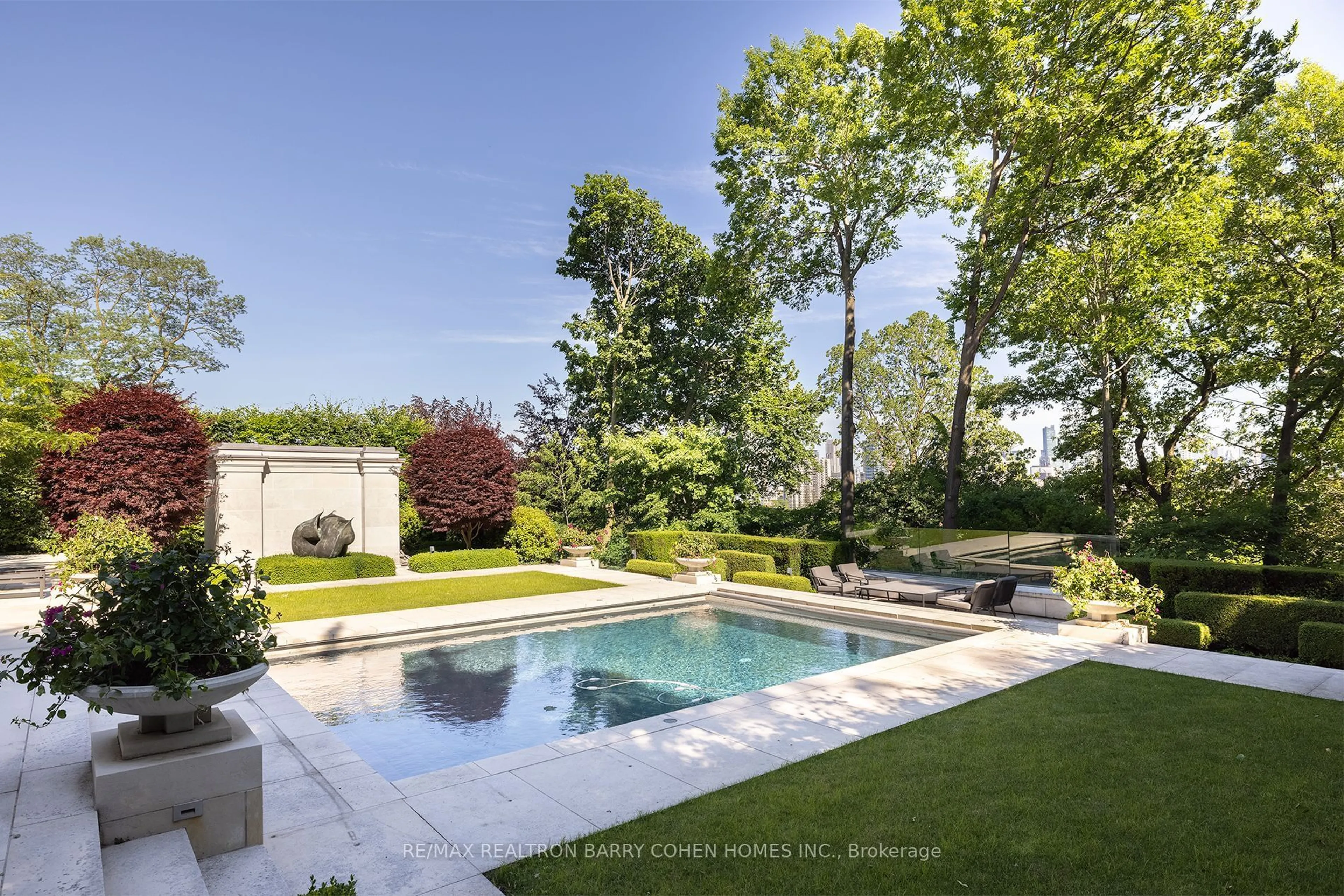 Pool for 17 Ardwold Gate, Toronto Ontario M5R 2W1