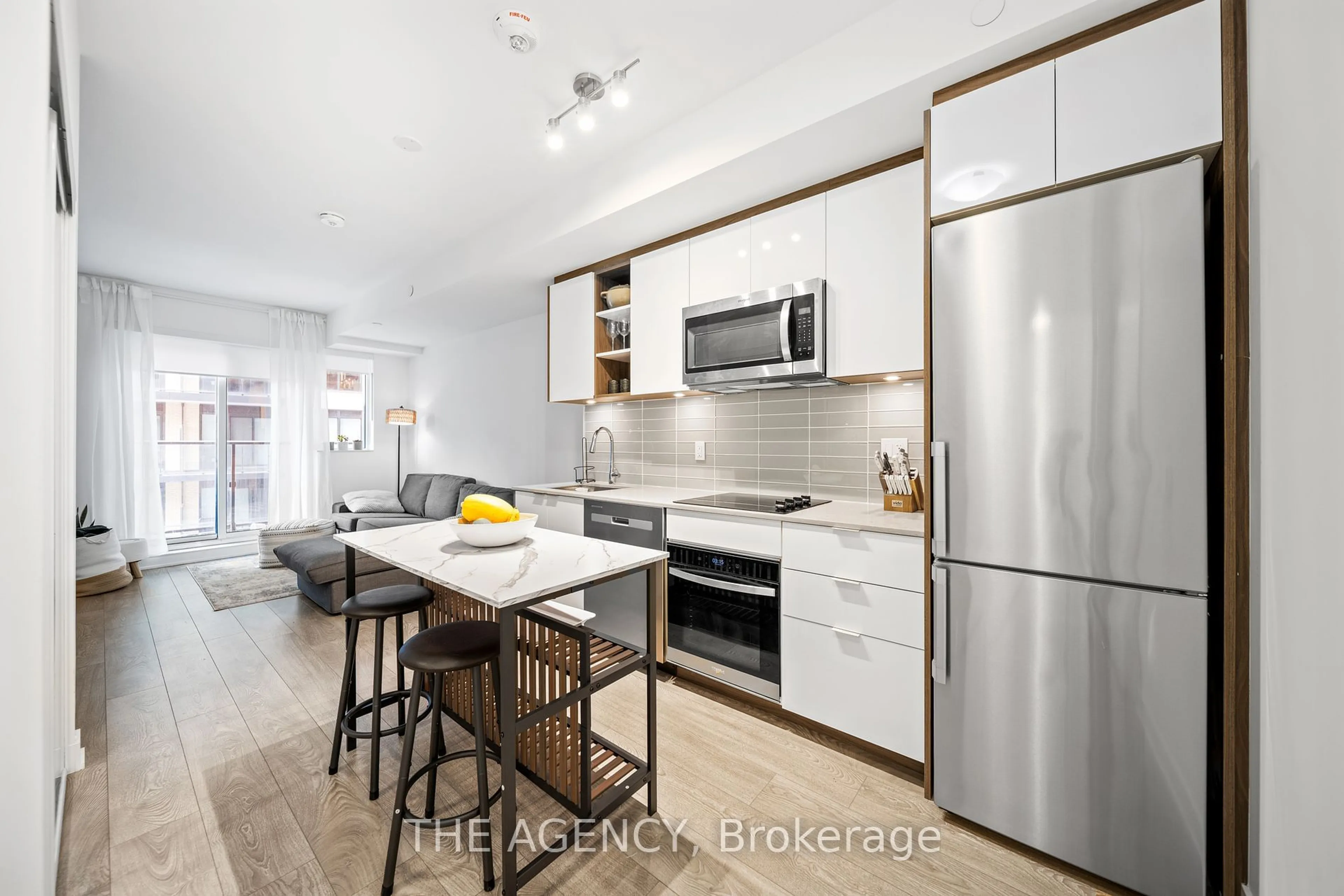 Open concept kitchen, unknown for 543 Richmond St #522, Toronto Ontario M5V 1Y6