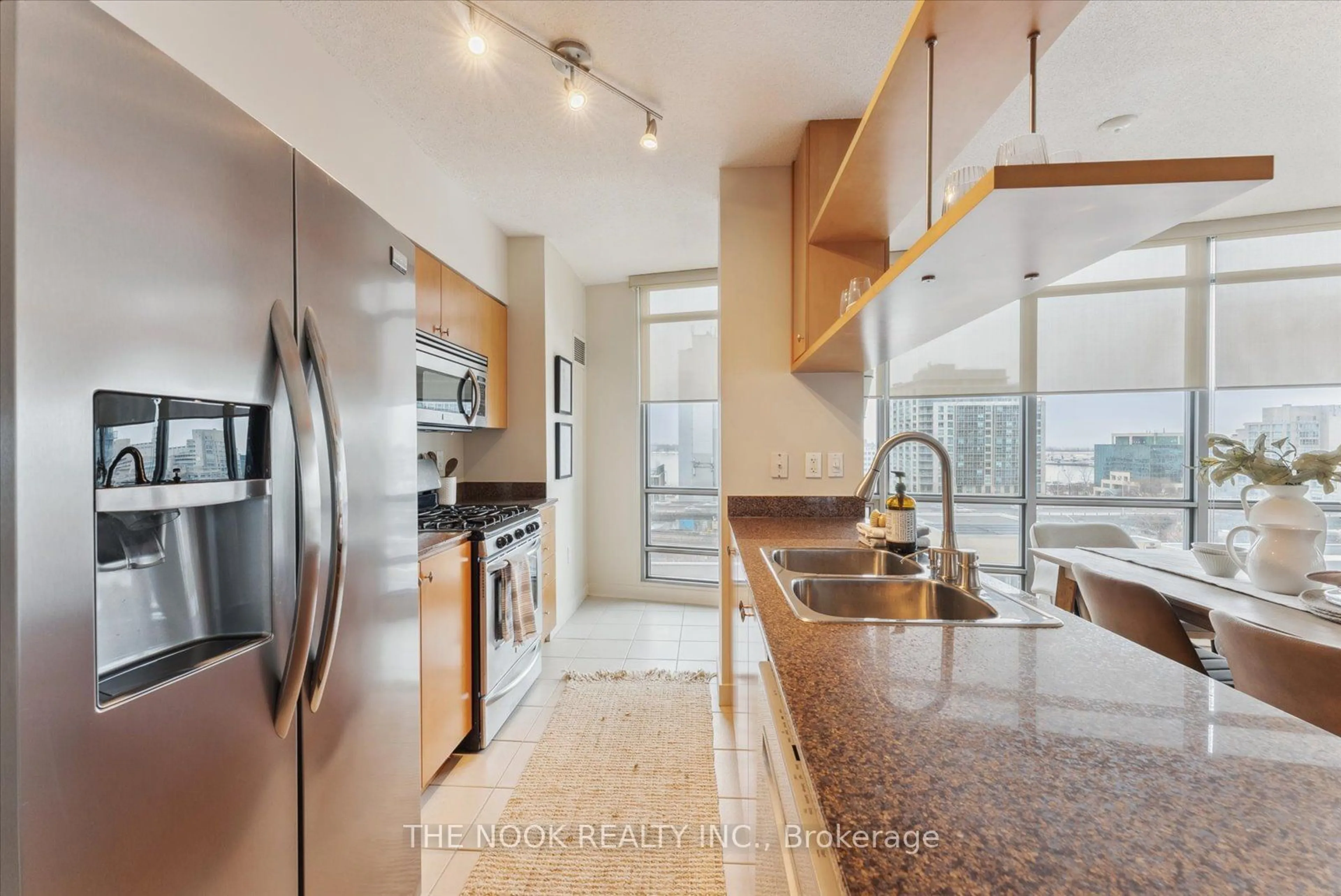 Contemporary kitchen, unknown for 3 Navy Wharf Crt #902, Toronto Ontario M5V 3V1