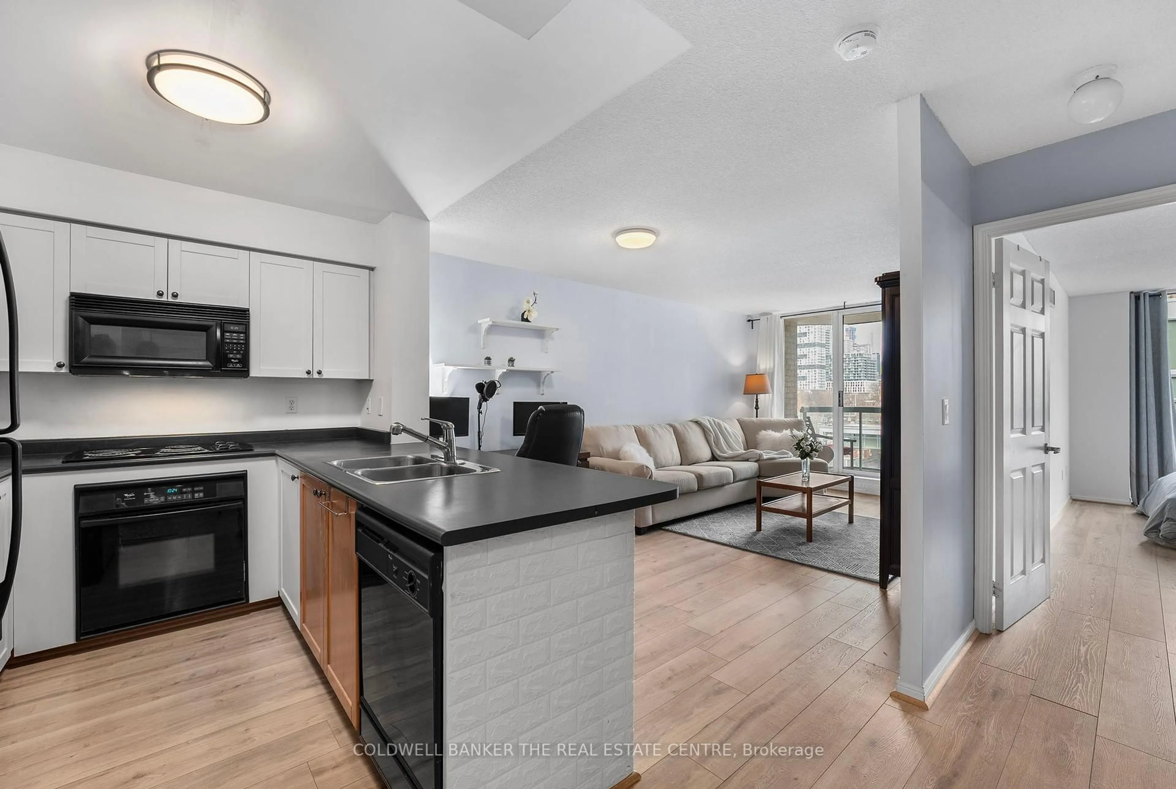 Open concept kitchen, unknown for 311 Richmond St #704, Toronto Ontario M5A 4S8