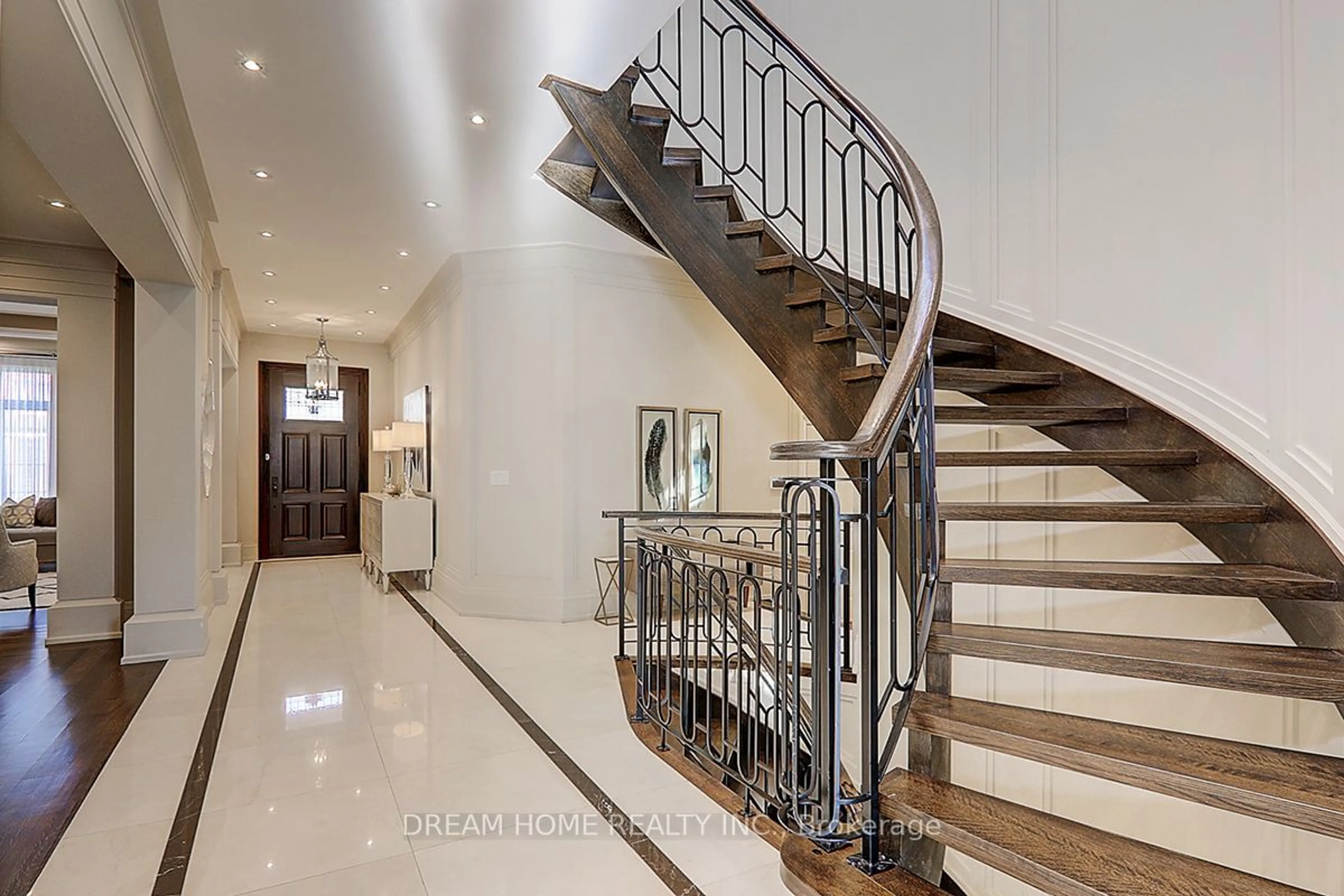 Stairs for 225 Dunforest Ave, Toronto Ontario M2N 4J6