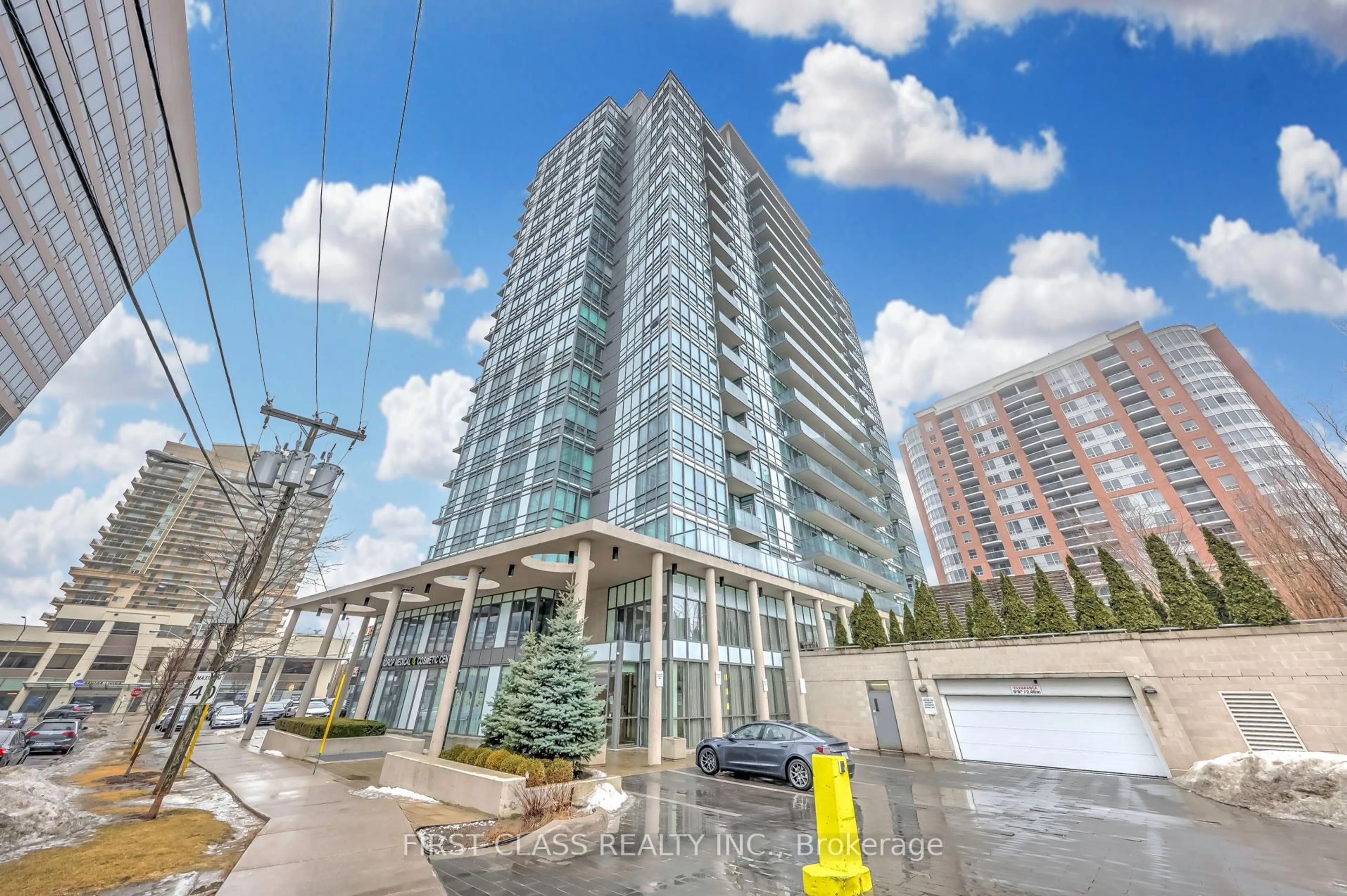 Patio, building for 26 Norton Ave #PH10, Toronto Ontario M2N 0H6