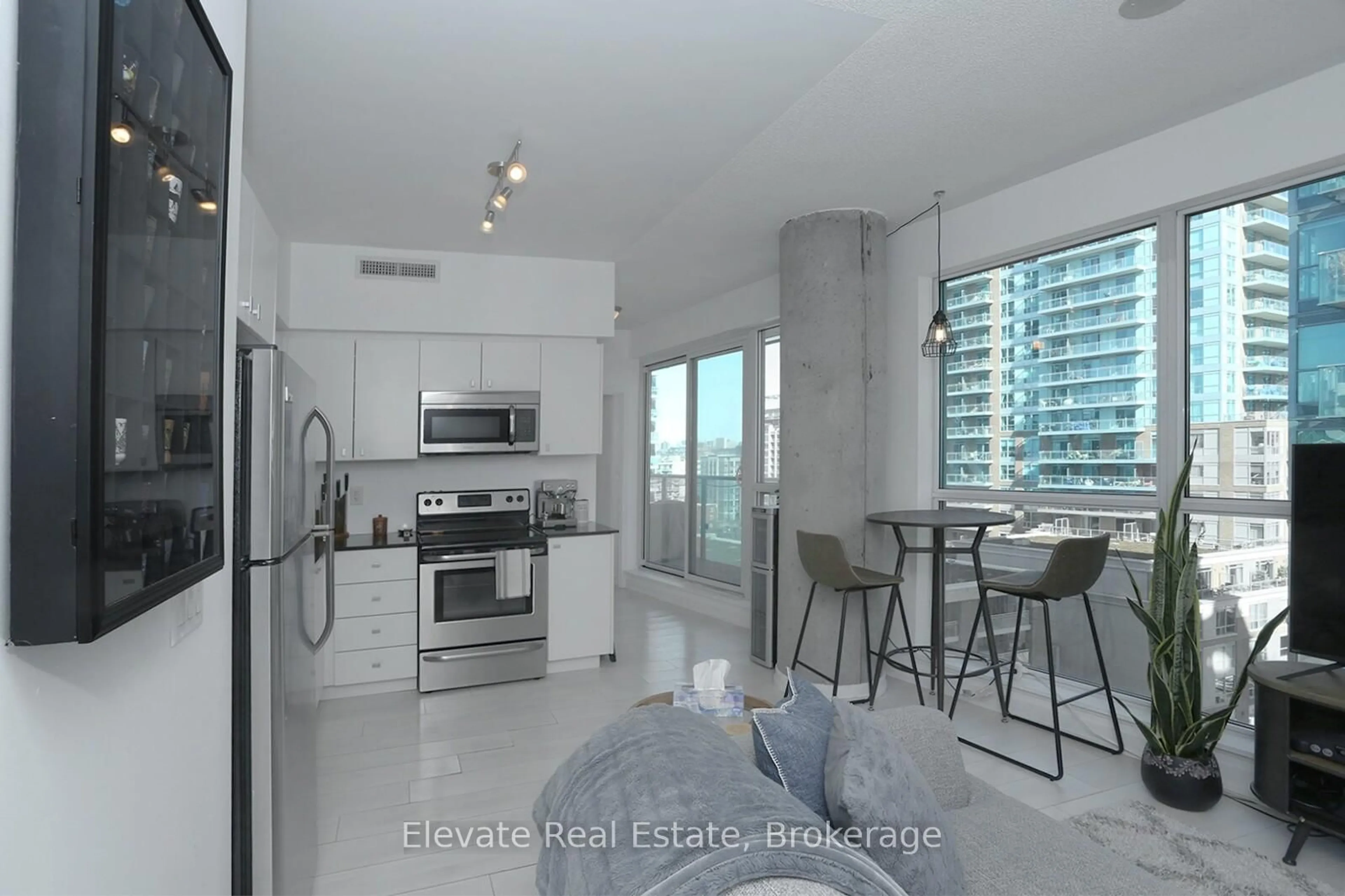 Open concept kitchen, unknown for 150 East Liberty St #1004, Toronto Ontario M6K 3R5