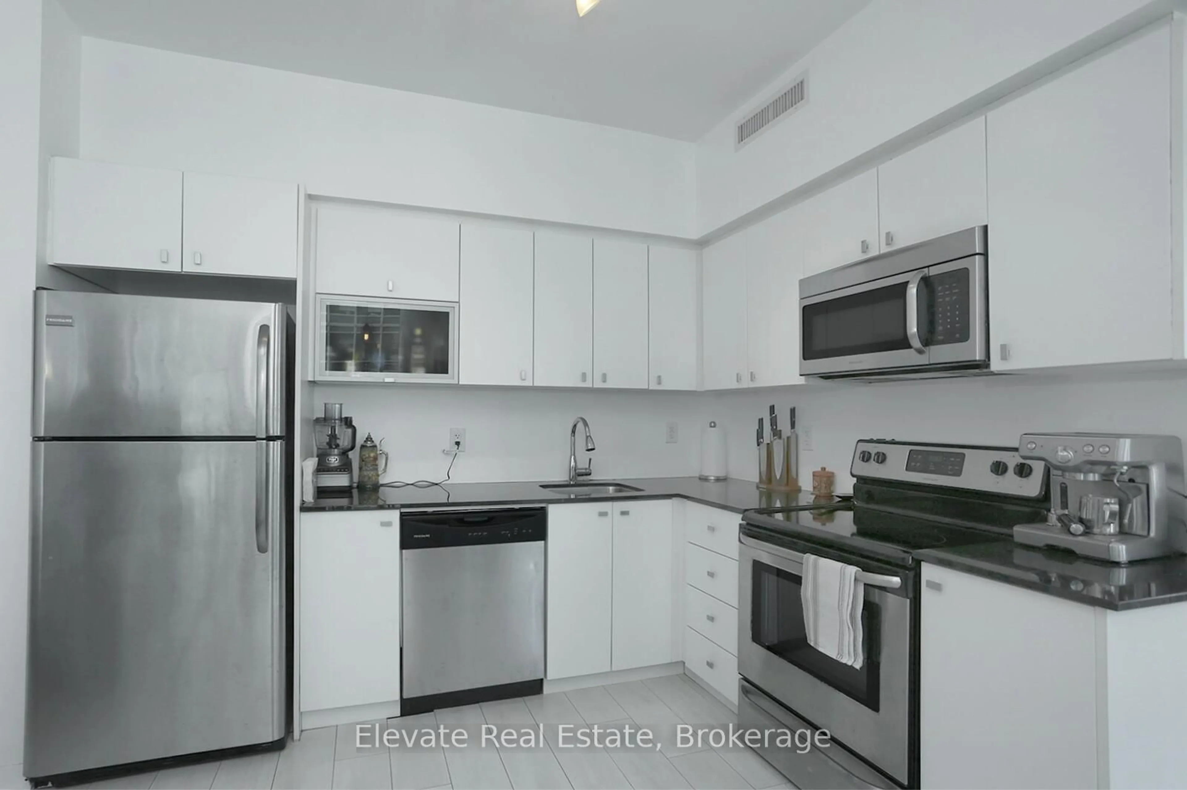 Standard kitchen, unknown for 150 East Liberty St #1004, Toronto Ontario M6K 3R5