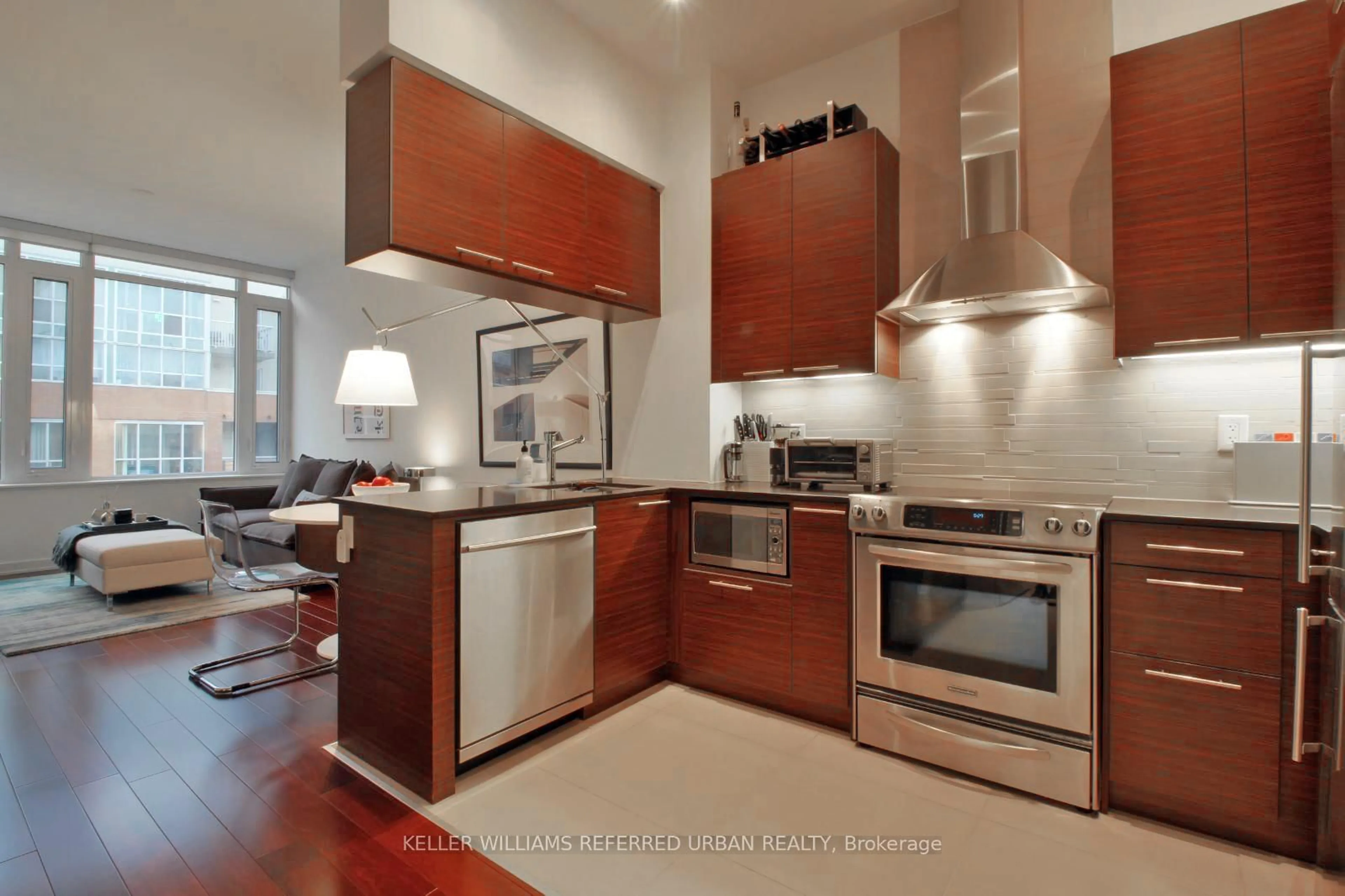 Open concept kitchen, ceramic/tile floor for 3 Market St #502, Toronto Ontario M5E 0A3