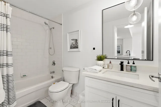Additional property image - 285 Mutual St Unit 1705