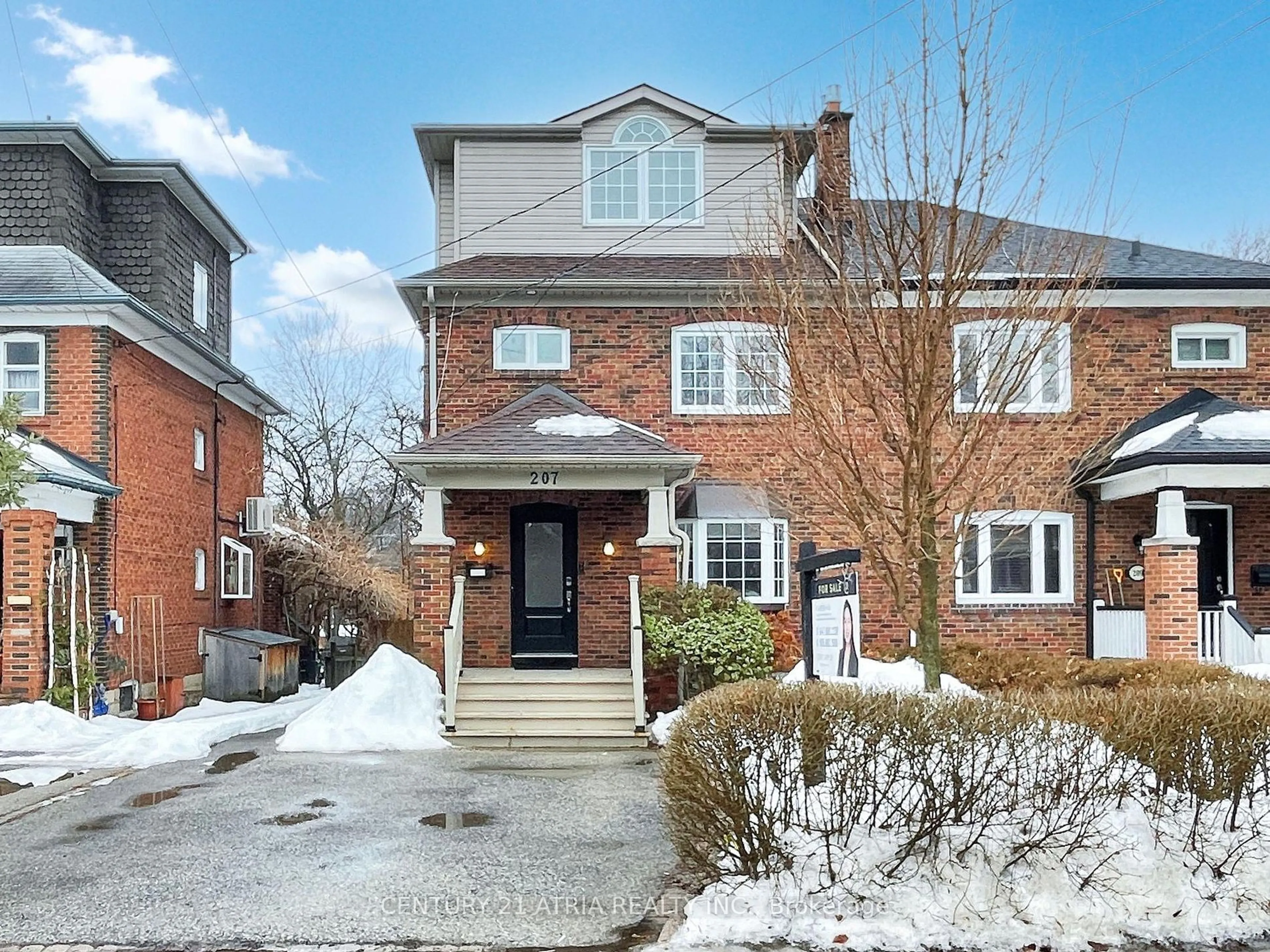 Home with brick exterior material, street for 207 Fairlawn Ave, Toronto Ontario M5M 1S9