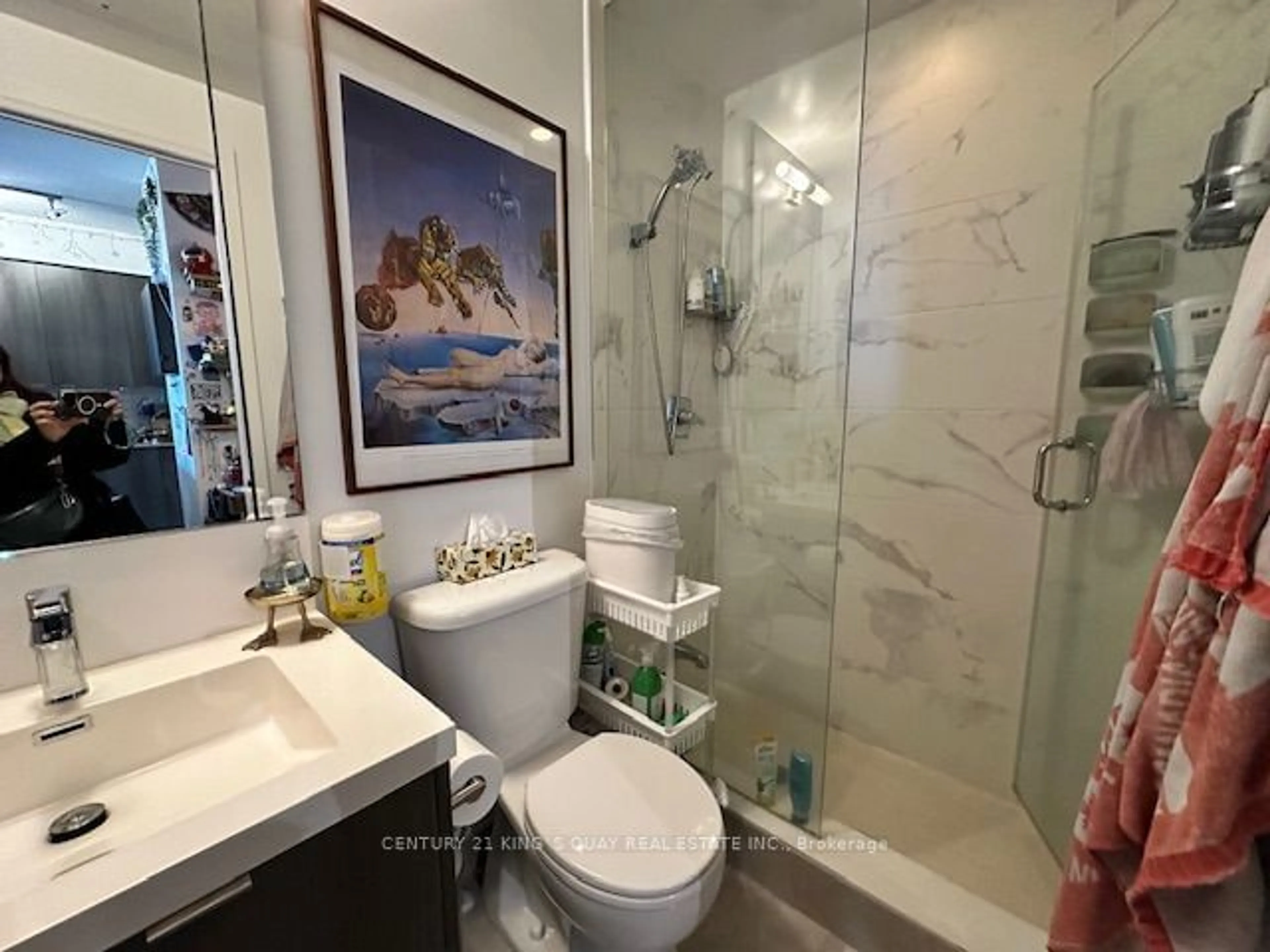 Contemporary bathroom, ceramic/tile floor for 101 Erskine Ave #1404, Toronto Ontario M4P 0C5