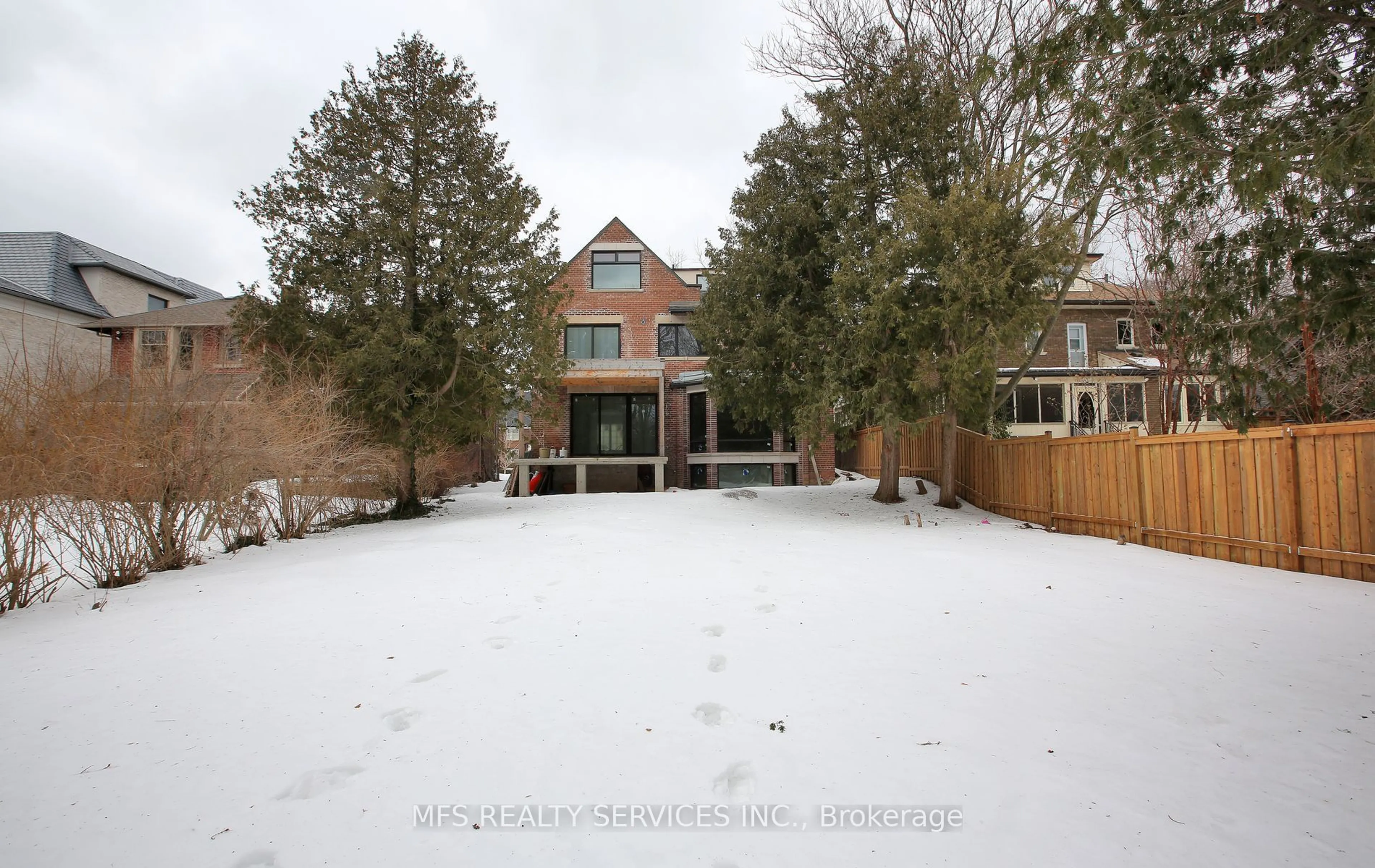 A pic from outside/outdoor area/front of a property/back of a property/a pic from drone, street for 203 GLENCAIRN Ave, Toronto Ontario M4R 1N3