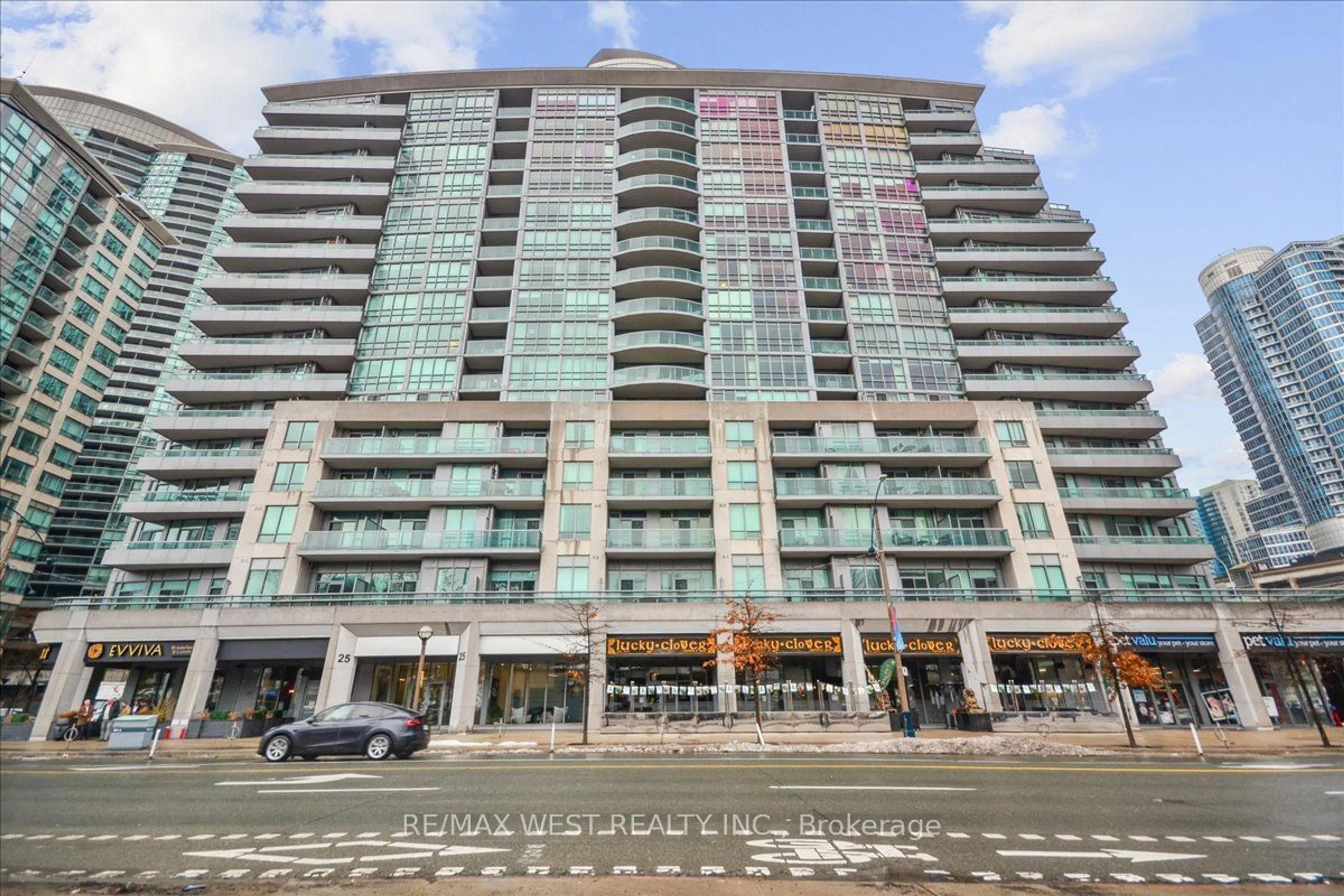 Unknown for 25 Lower Simcoe St #PH18, Toronto Ontario M5J 3A1