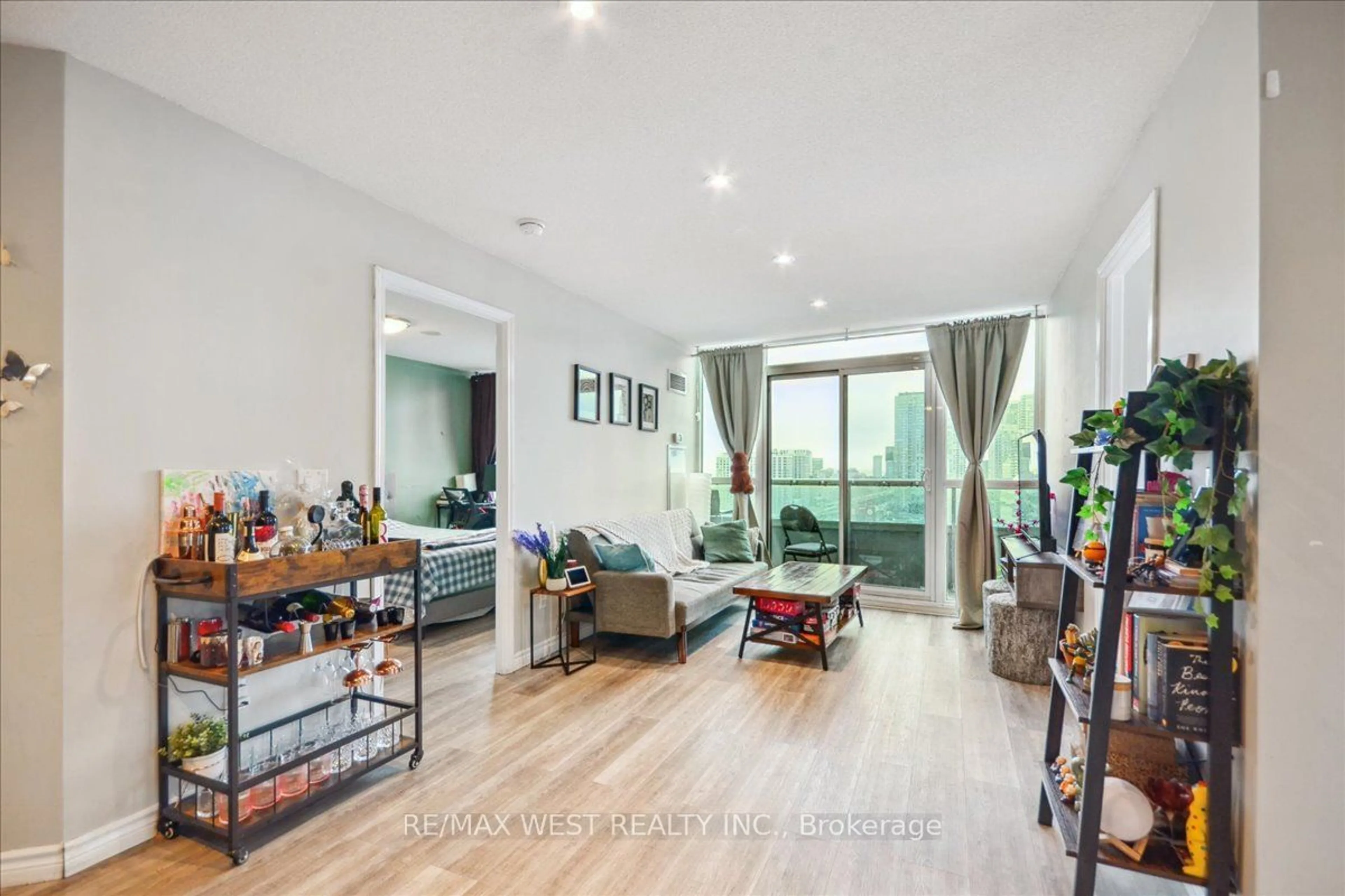 Living room with furniture, wood/laminate floor for 25 Lower Simcoe St #PH18, Toronto Ontario M5J 3A1