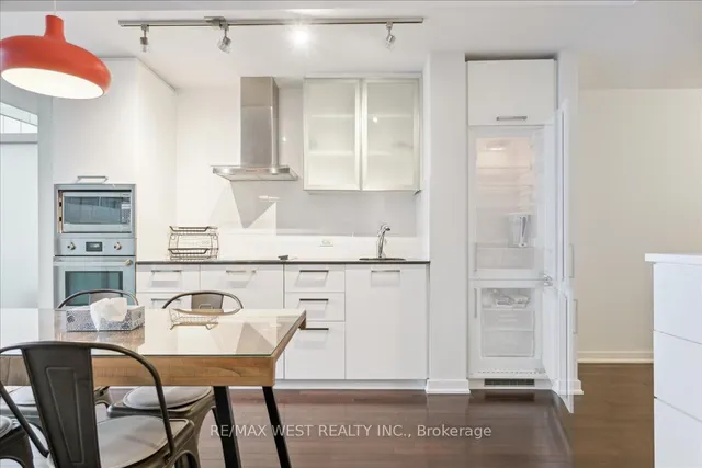 Additional property image - 14 York St Unit 2407