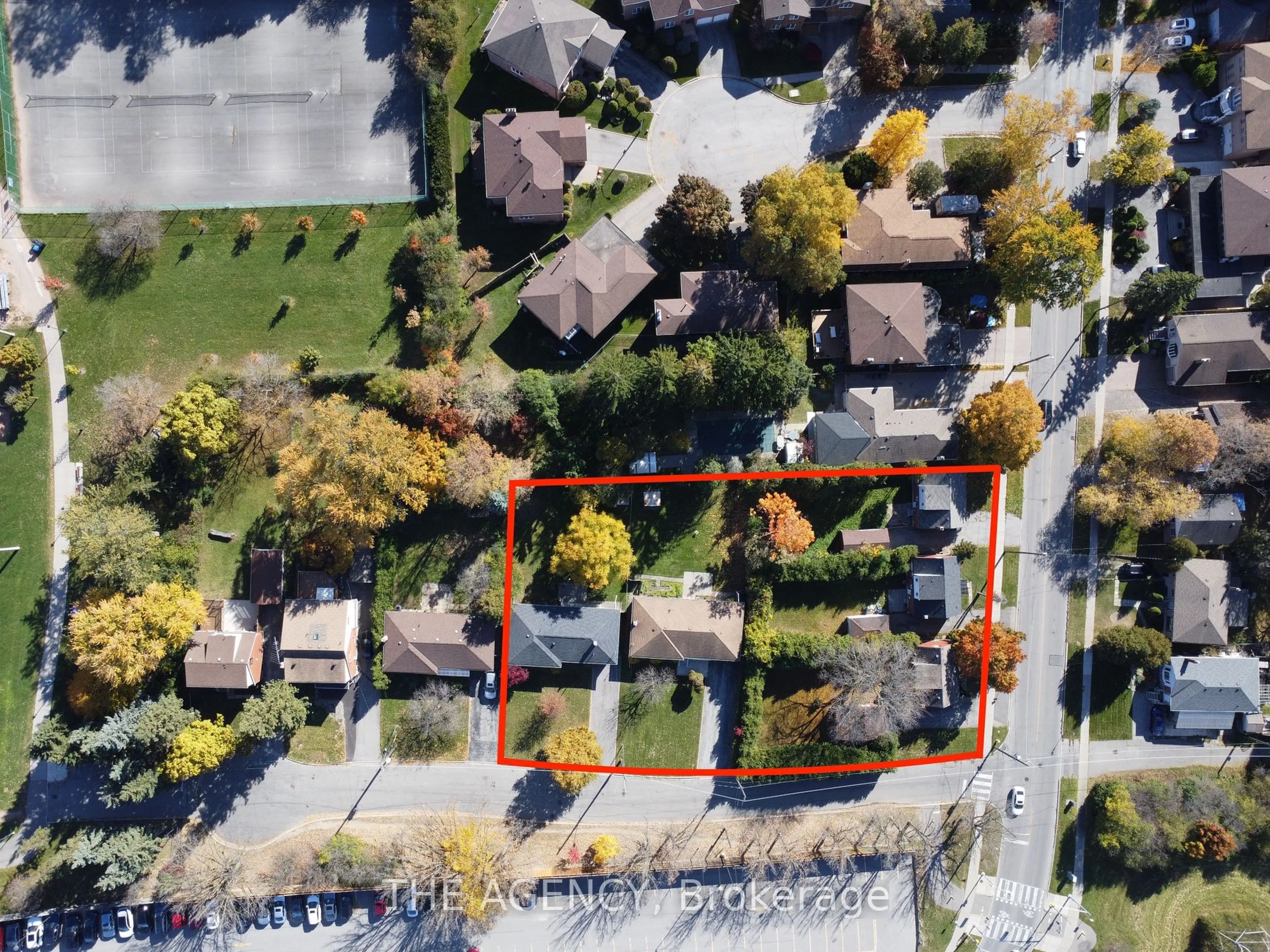 A pic from outside/outdoor area/front of a property/back of a property/a pic from drone, street for 79 Talbot Rd, Toronto Ontario M2M 1S1