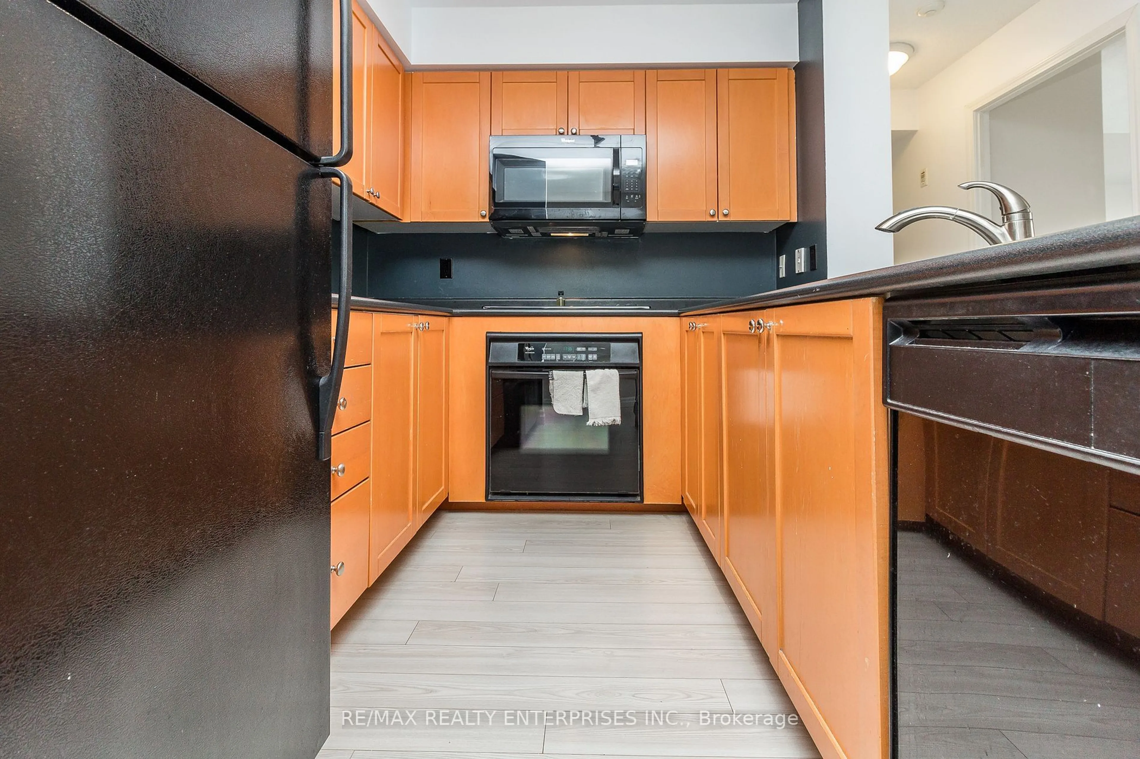 Standard kitchen, unknown for 330 Adelaide St #810, Toronto Ontario M5A 4S9