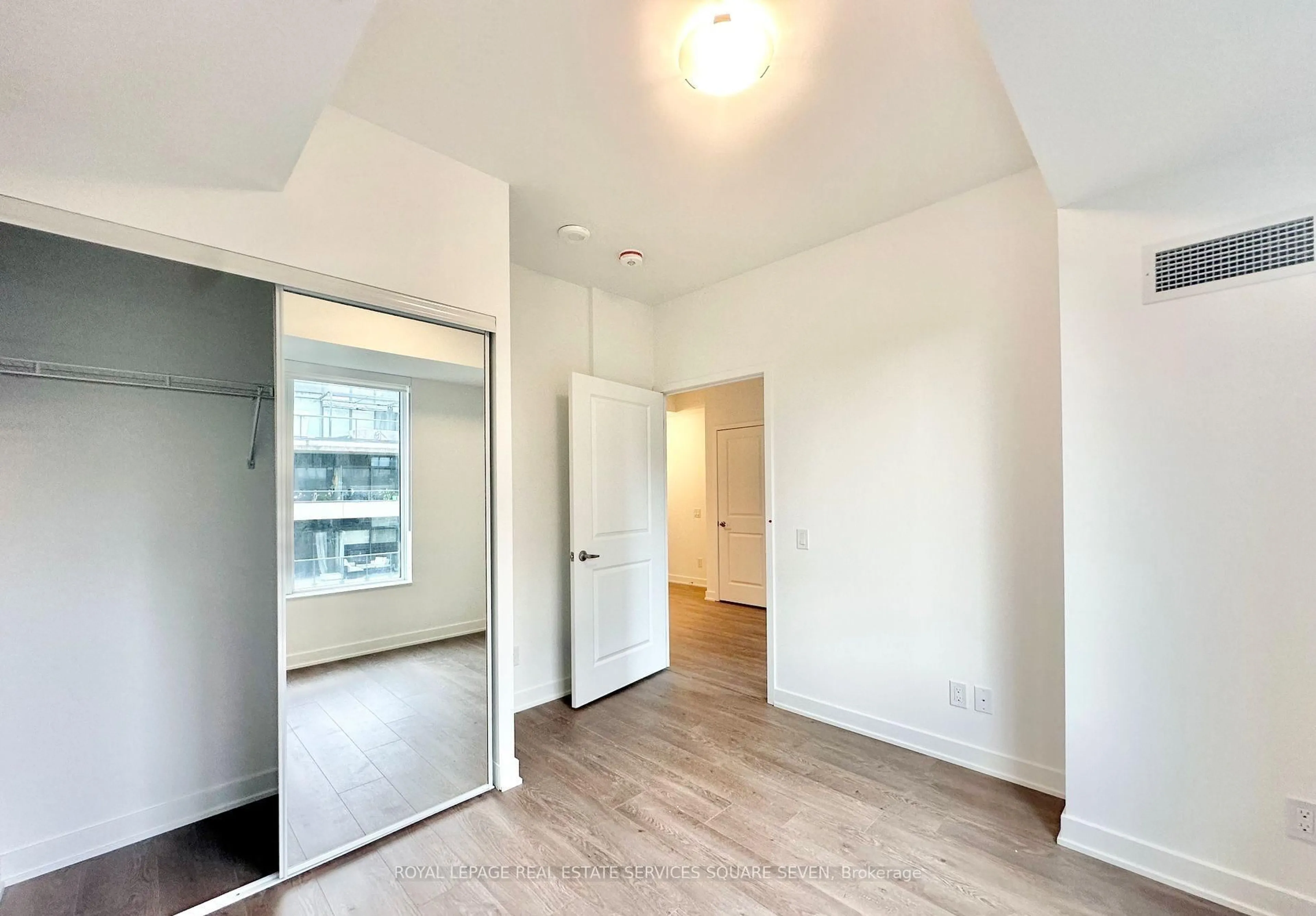 A pic of a room for 543 Richmond St #610, Toronto Ontario M5V 0W9