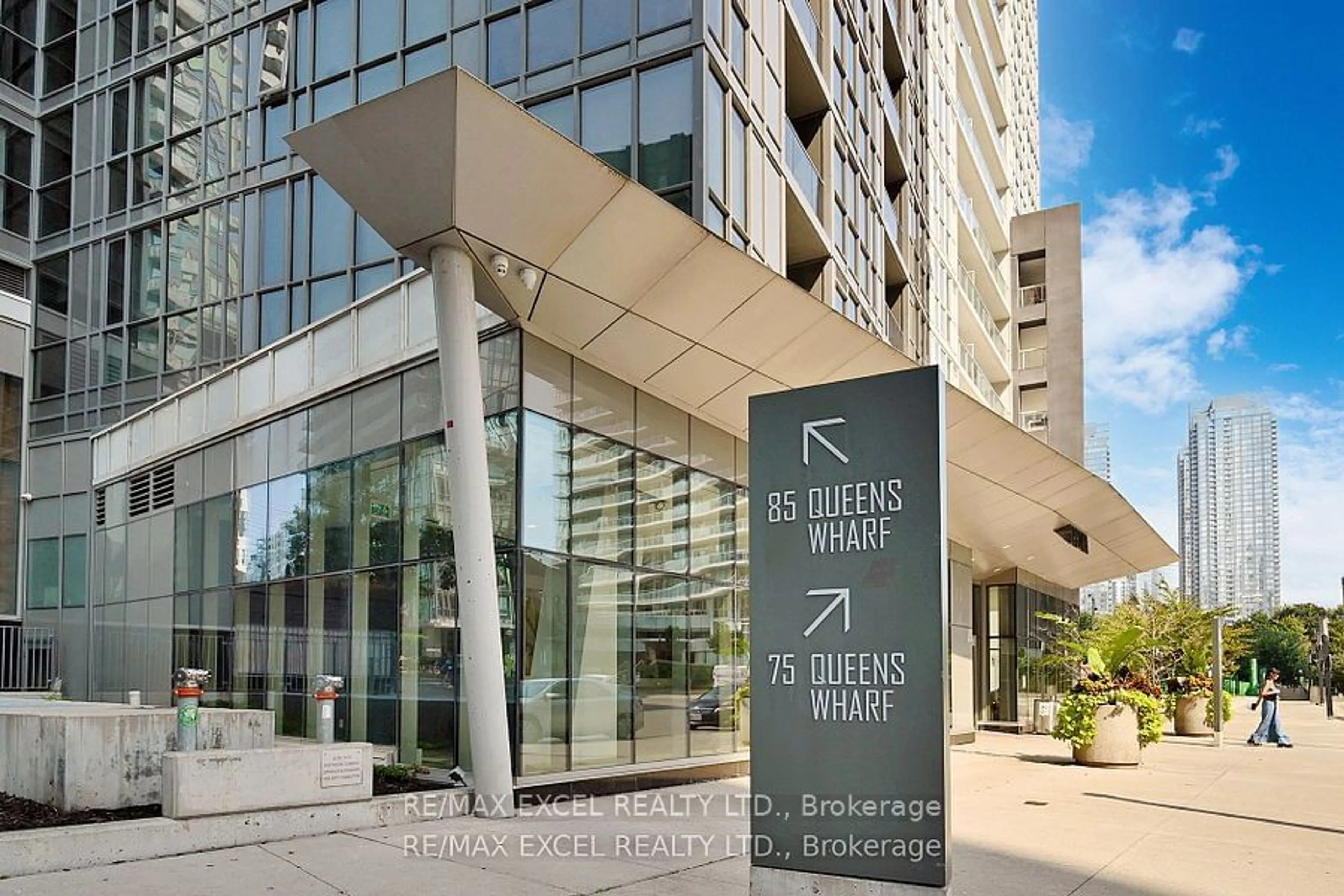 Indoor foyer for 85 Queens Wharf Rd #3911, Toronto Ontario M5V 0J9