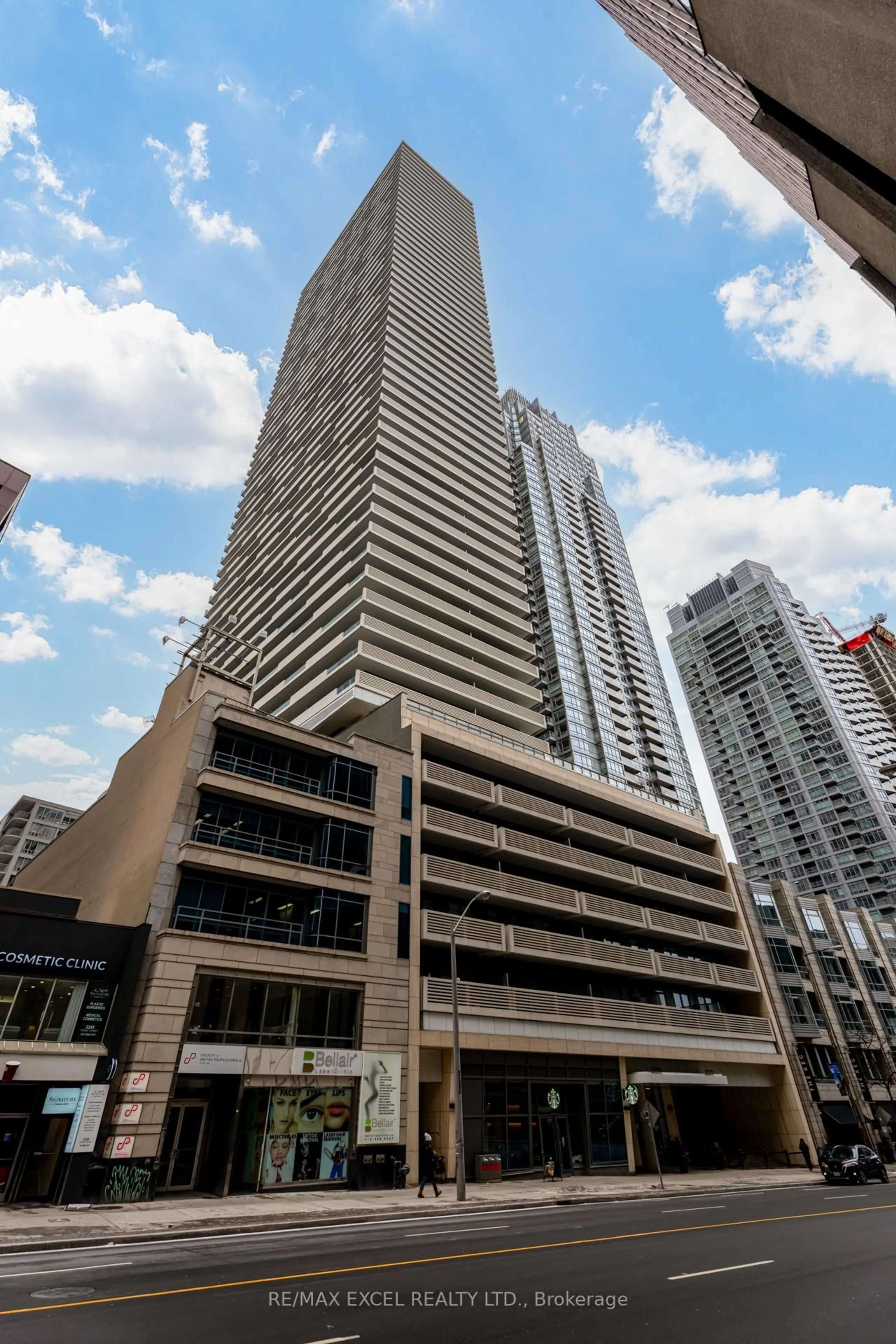 Unknown for 2221 Yonge St #2911, Toronto Ontario M4S 2B4