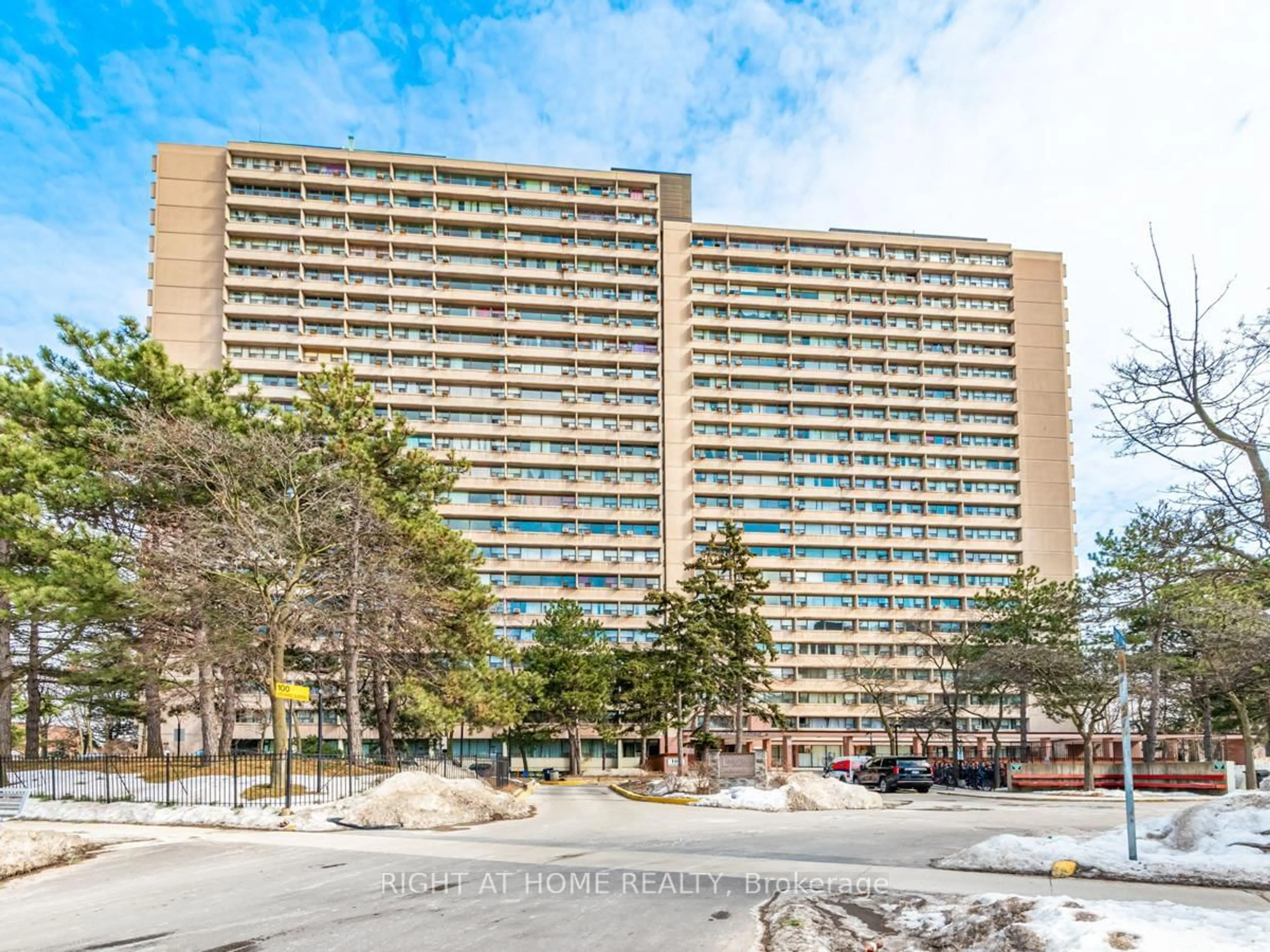 Unknown for 100 Leeward Glenway #406, Toronto Ontario M3C 2Z1