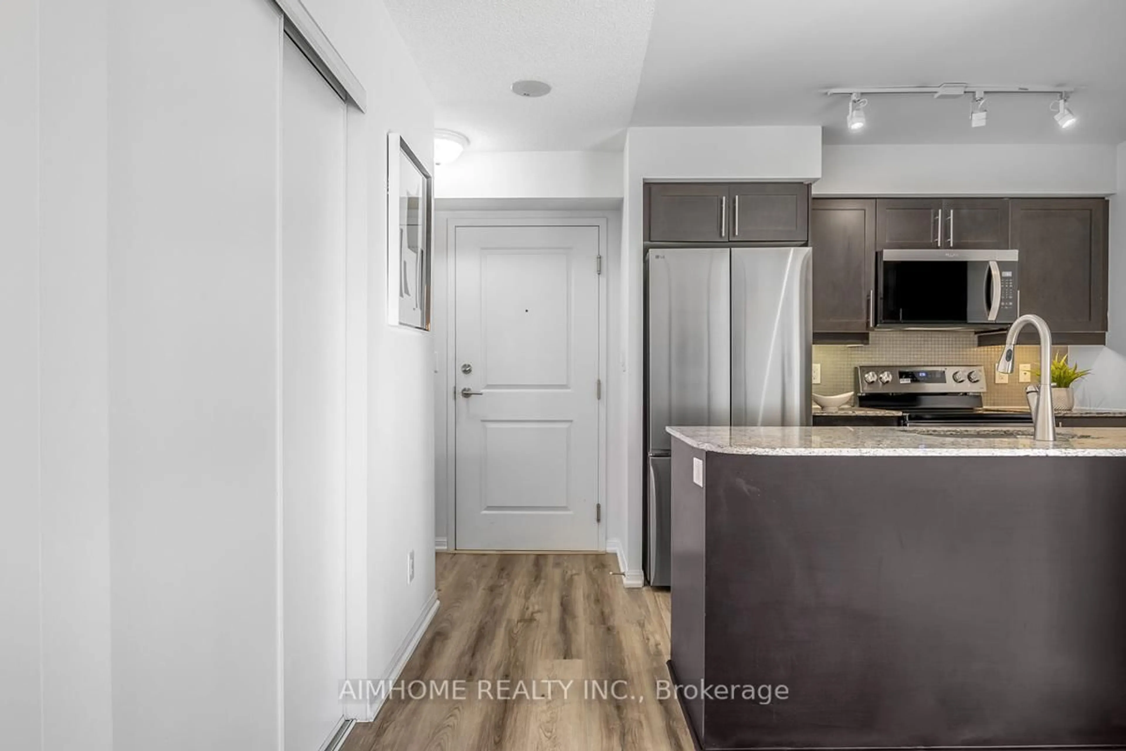 Standard kitchen, unknown for 35 Bastion St ##1109, Toronto Ontario M5V 0C2