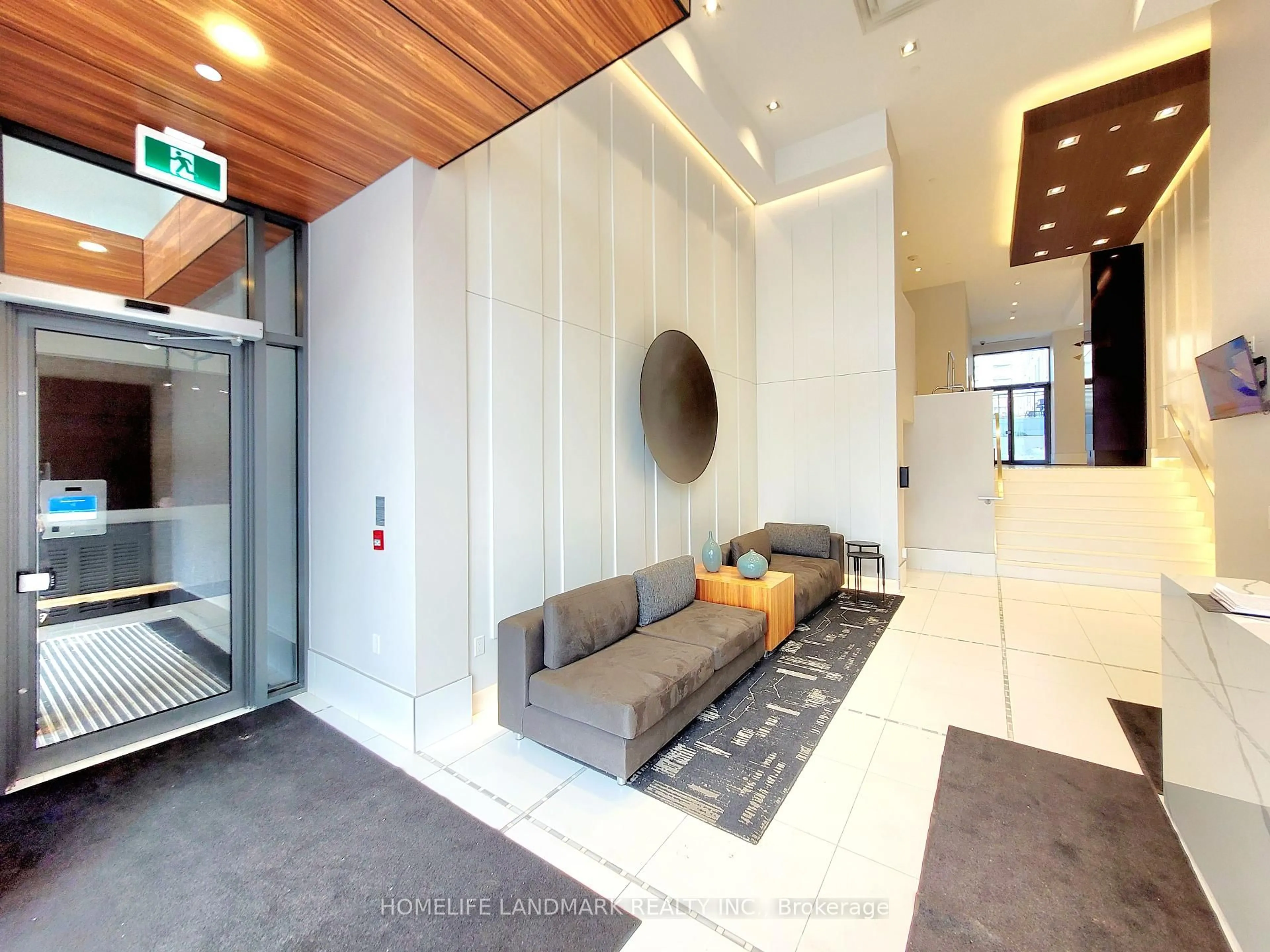 Indoor foyer for 181 Bedford Rd #2209, Toronto Ontario M5R 0A5