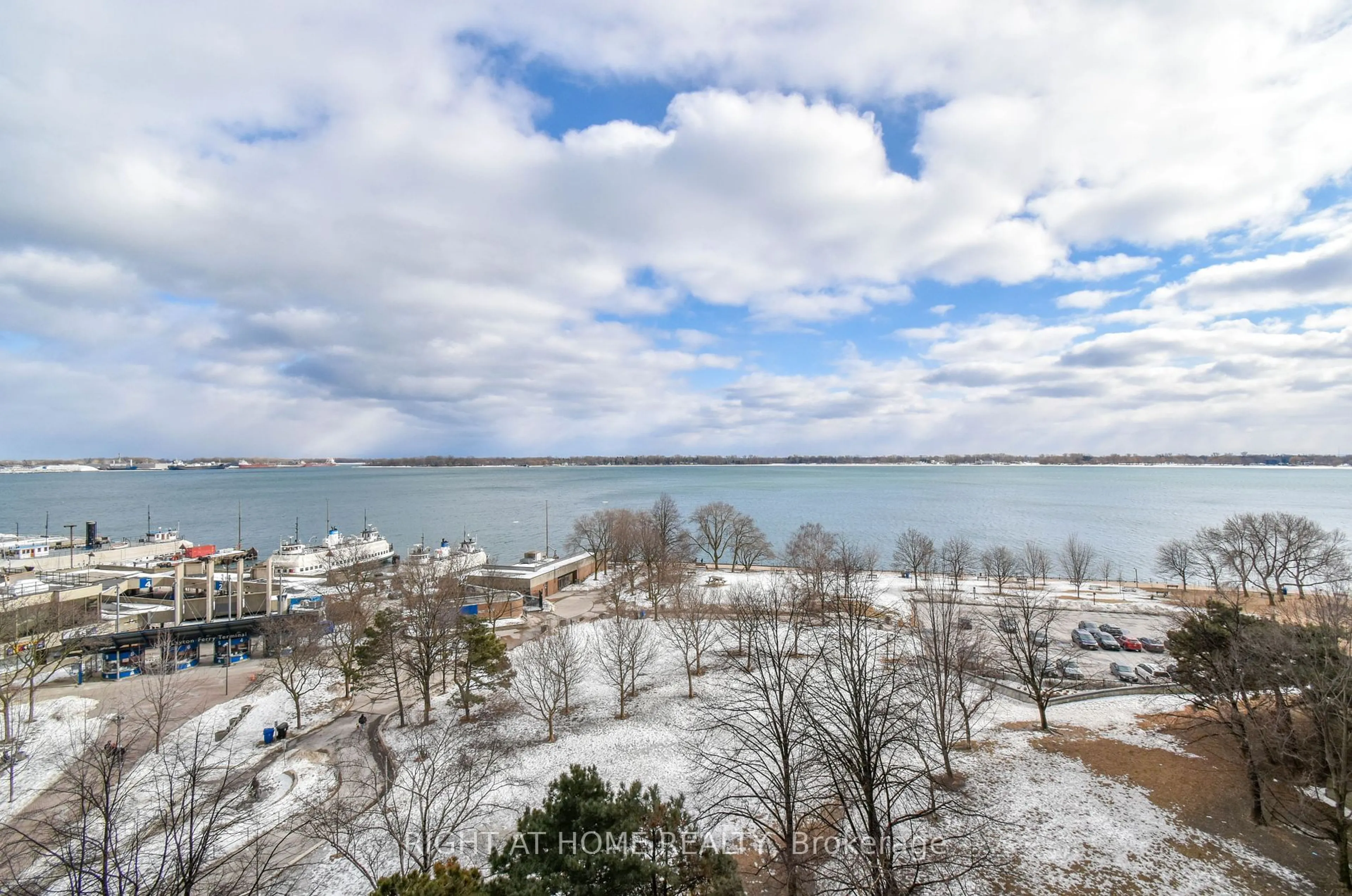 A pic from outside/outdoor area/front of a property/back of a property/a pic from drone, water/lake/river/ocean view for 33 Harbour Sq #1027, Toronto Ontario M5J 2G2