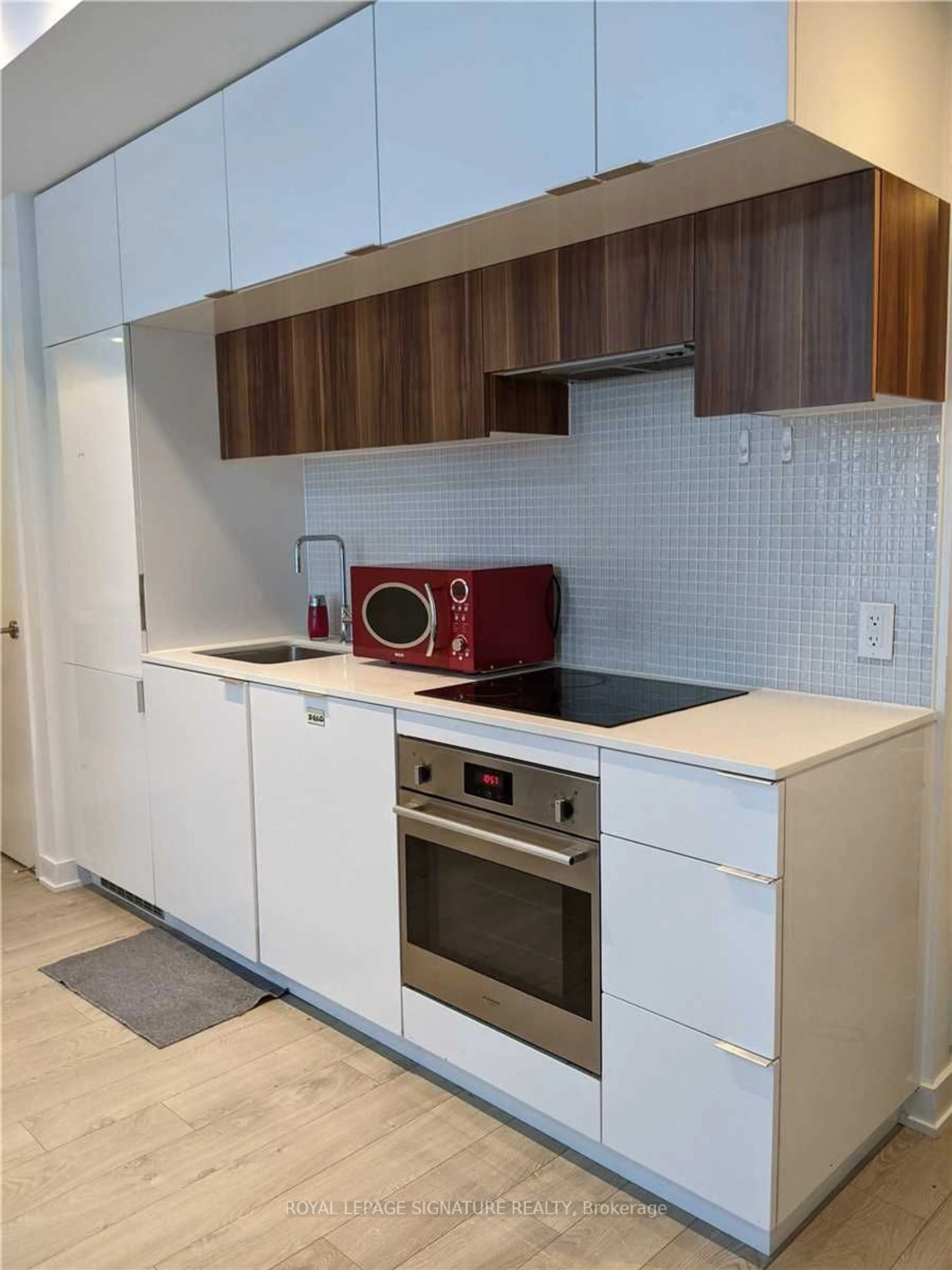 Standard kitchen, unknown for 185 Roehampton Ave #201, Toronto Ontario M4P 0C6