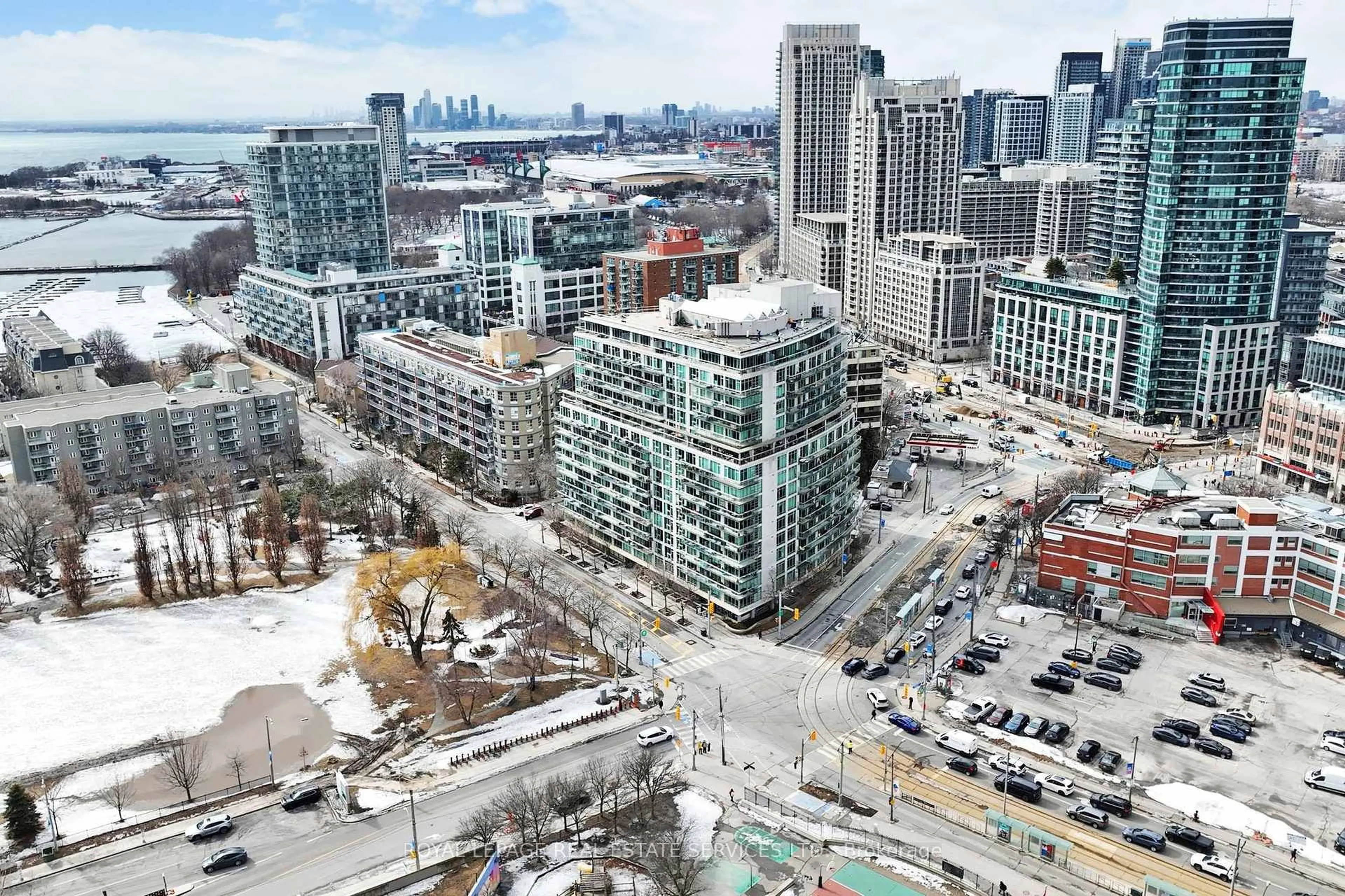 A pic from outside/outdoor area/front of a property/back of a property/a pic from drone, city buildings view from balcony for 650 Queens Quay #216, Toronto Ontario M5V 3N2