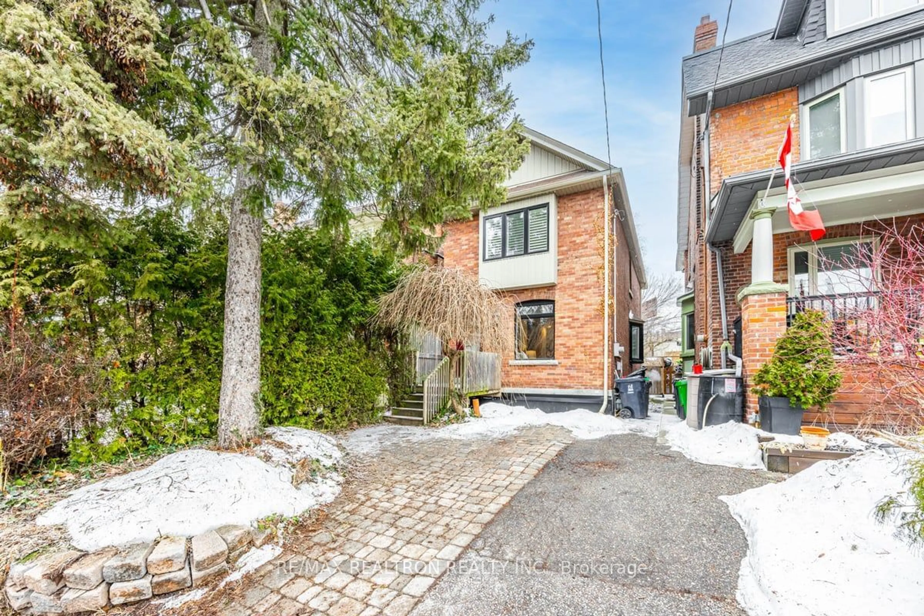 Home with brick exterior material, street for 40 Ellsworth Ave, Toronto Ontario M6G 2K3