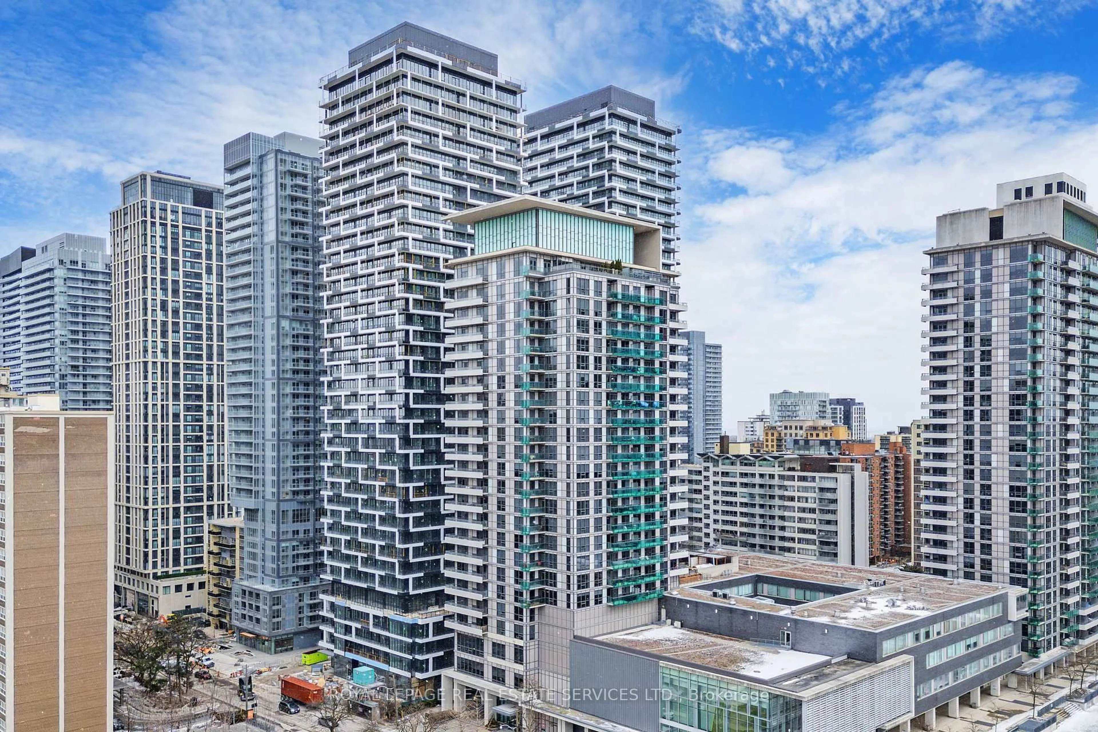 A pic from outside/outdoor area/front of a property/back of a property/a pic from drone, city buildings view from balcony for 25 Broadway Ave #901, Toronto Ontario M4P 1T7