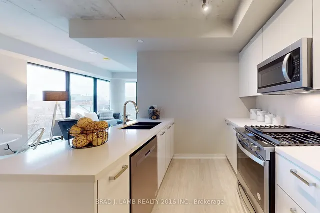 Additional property image - 195 McCaul St Unit 318