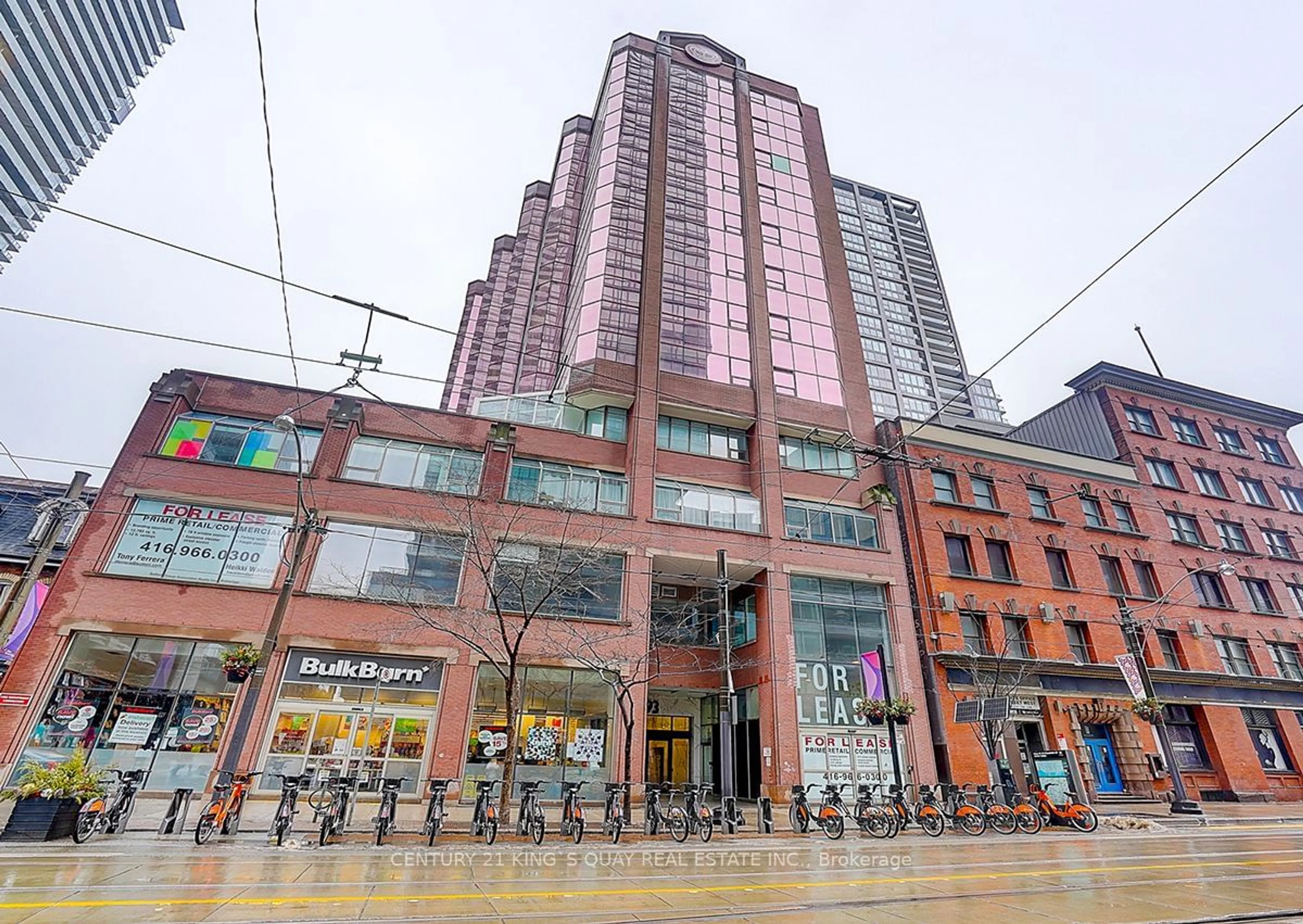 Unknown for 393 King St #808, Toronto Ontario M5V 3G8