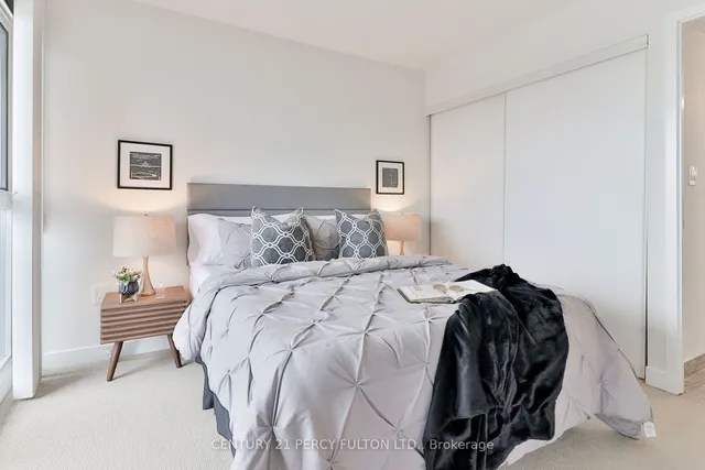Additional property image - 10 Capreol Crt Unit 607