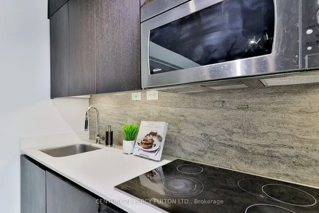 Additional property image - 10 Capreol Crt Unit 607