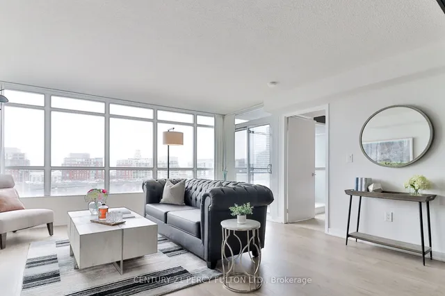 Additional property image - 10 Capreol Crt Unit 607
