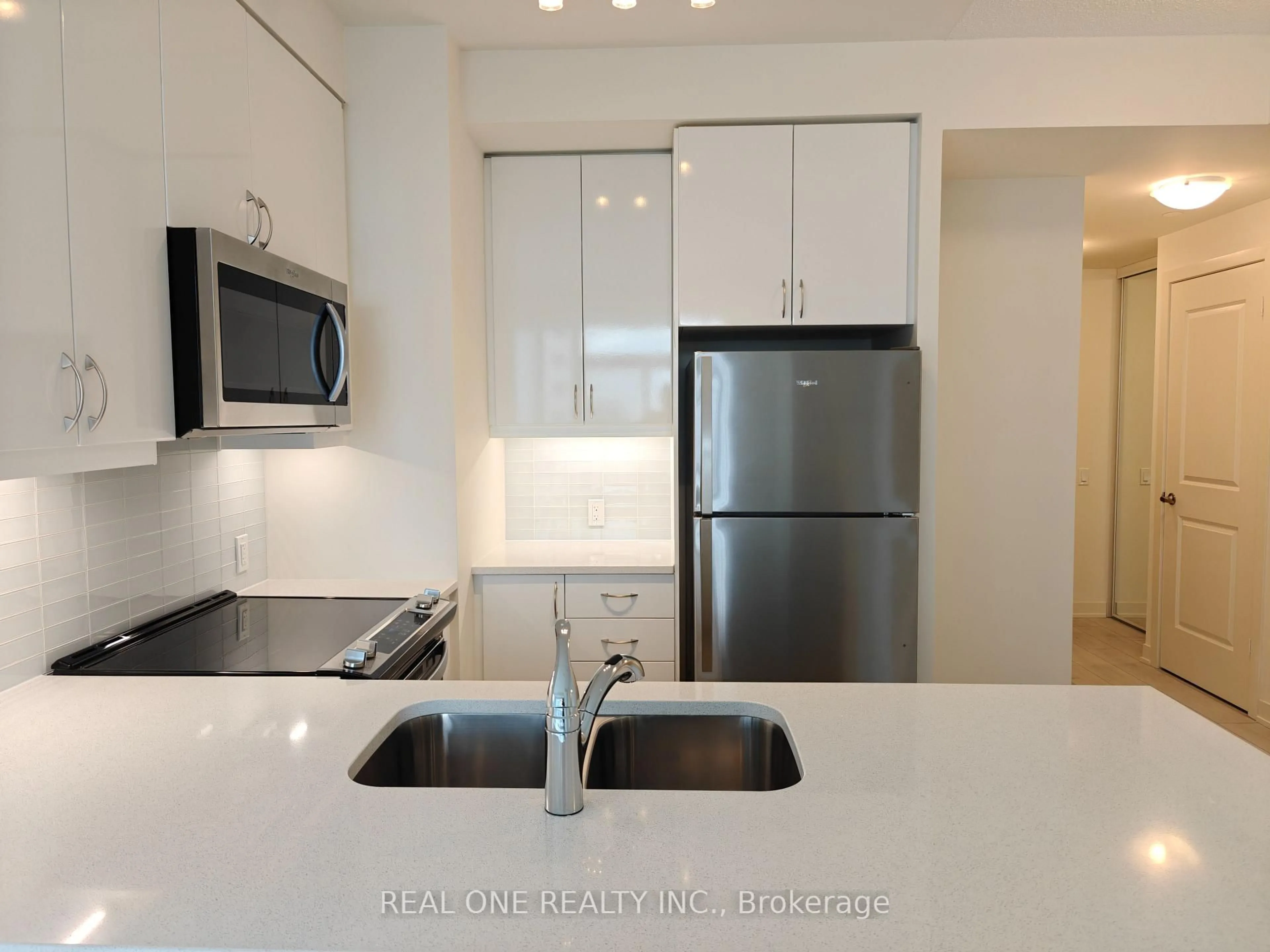 Standard kitchen, unknown for 4955 Yonge St #2617, Toronto Ontario M2N 0L8