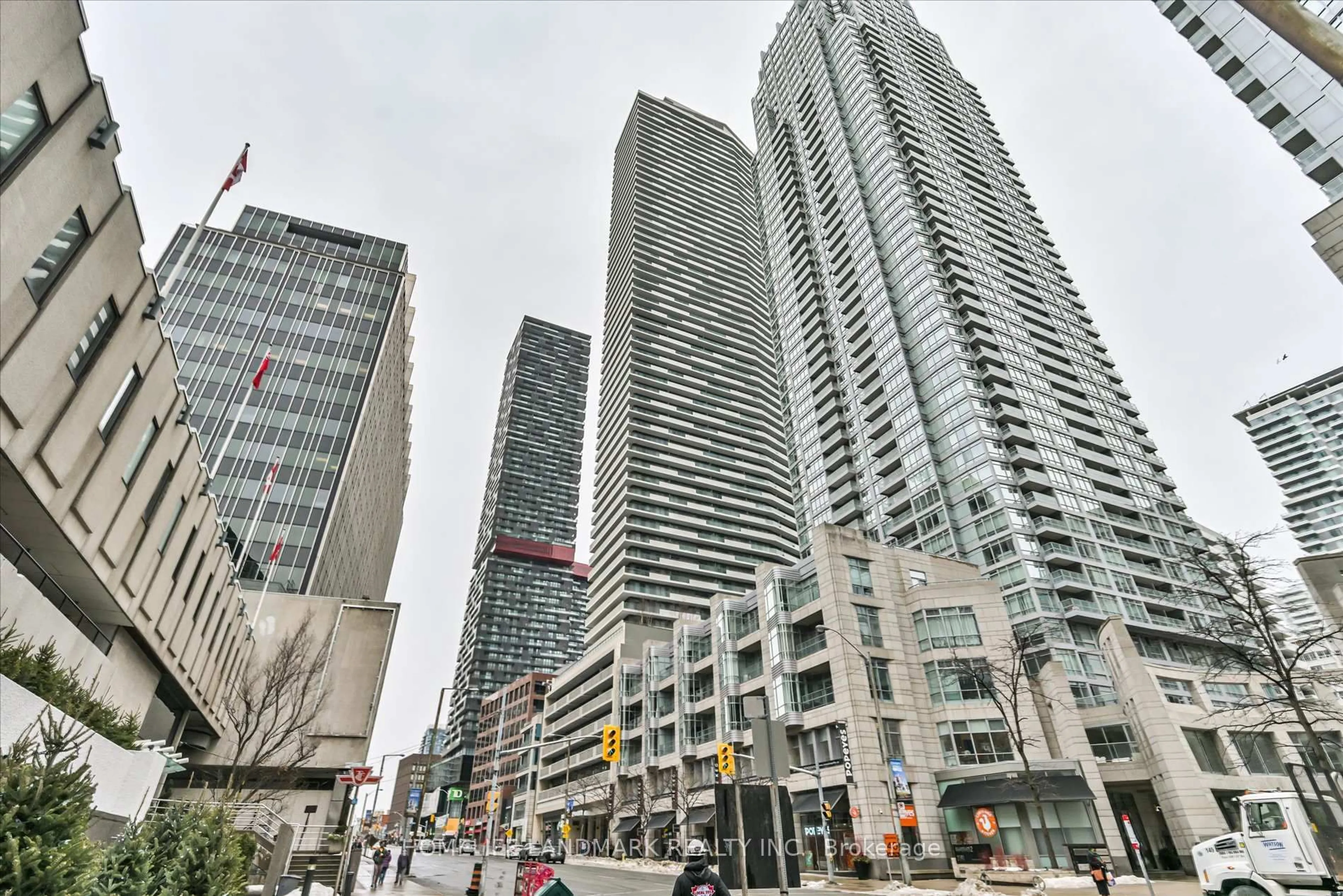 Unknown for 2221 Yonge St #4003, Toronto Ontario M4S 0B8